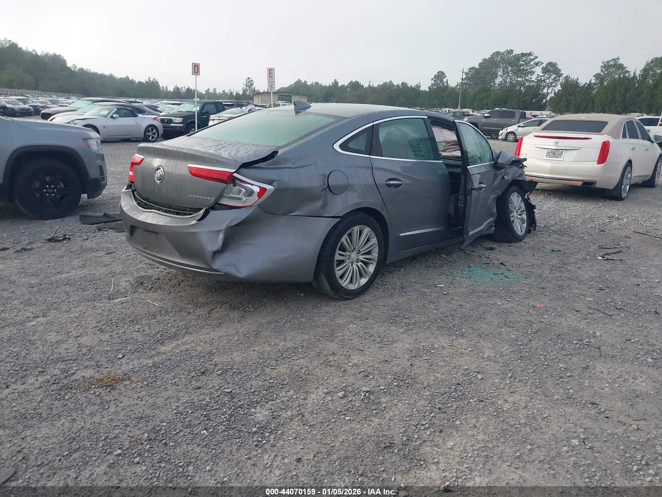 BUICK LACROSSE image 4