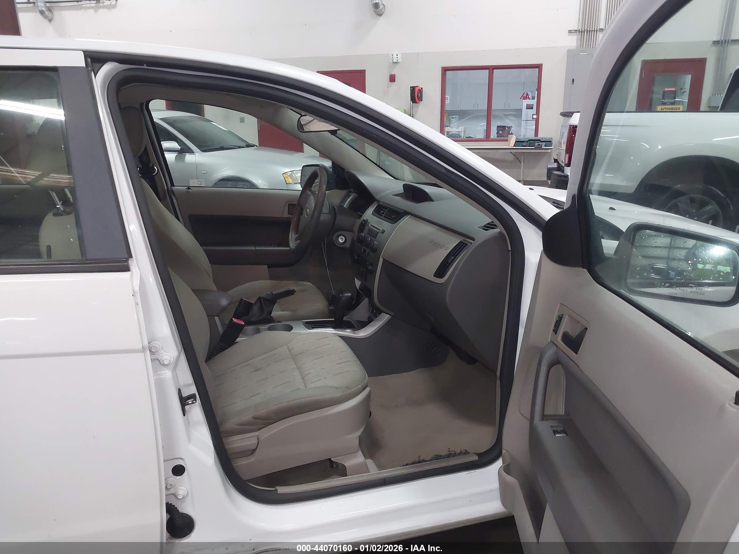 FORD FOCUS image 5