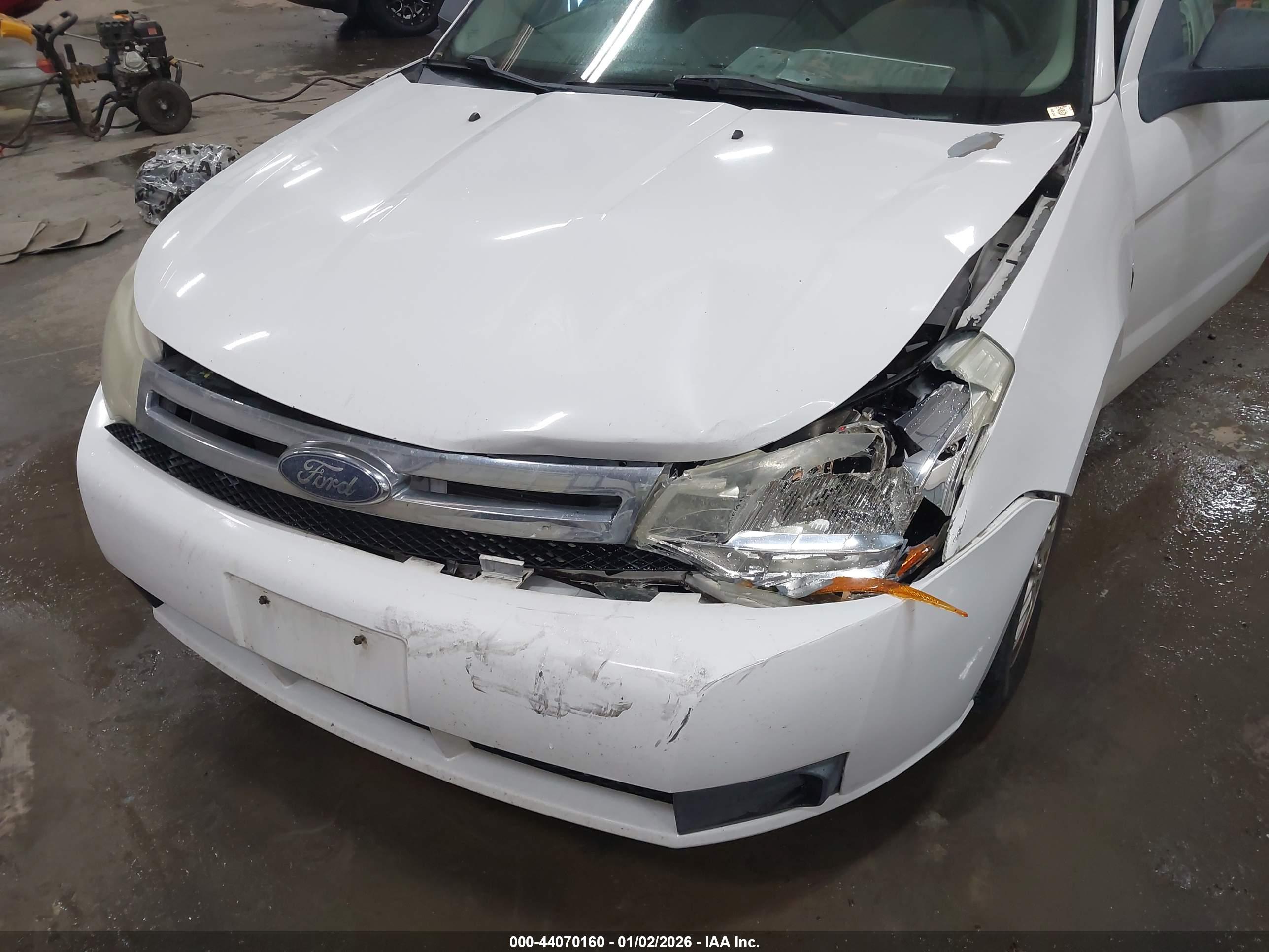 FORD FOCUS image 6