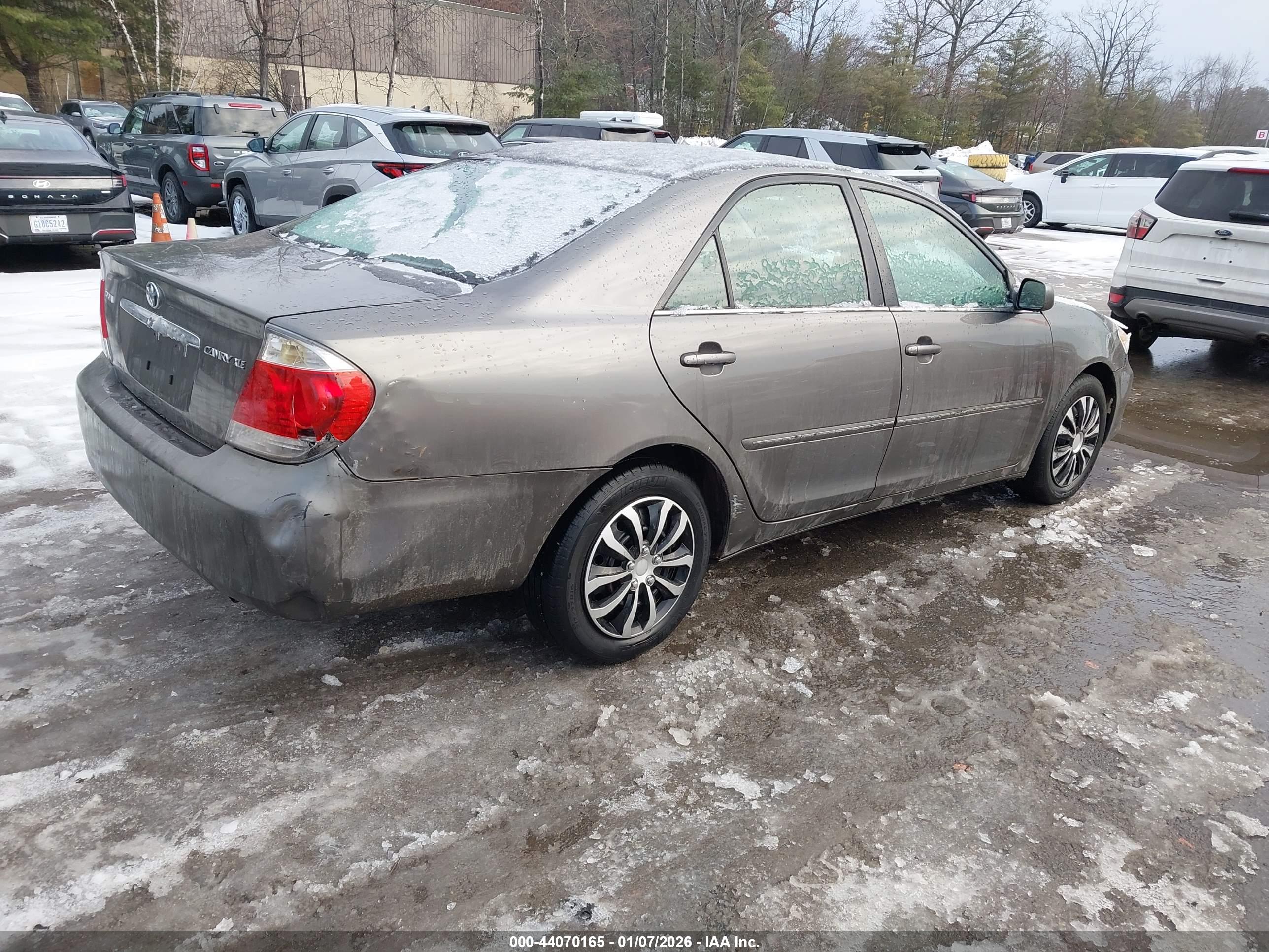 TOYOTA CAMRY image 4