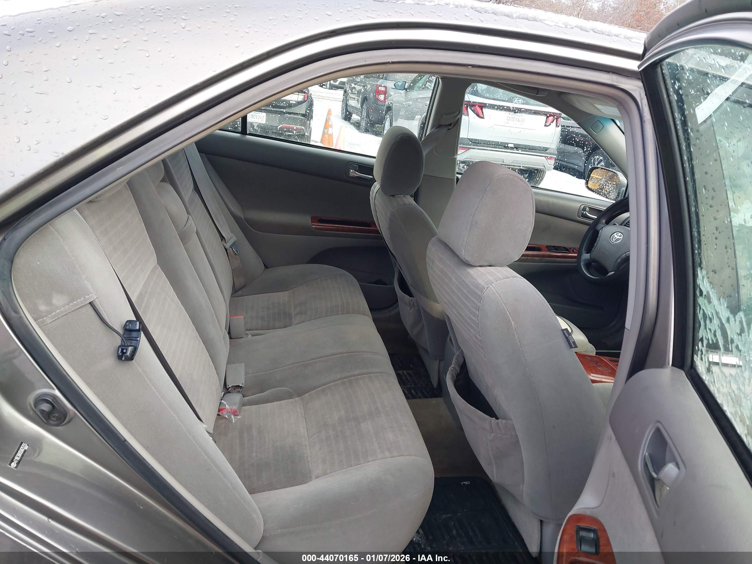 TOYOTA CAMRY image 8
