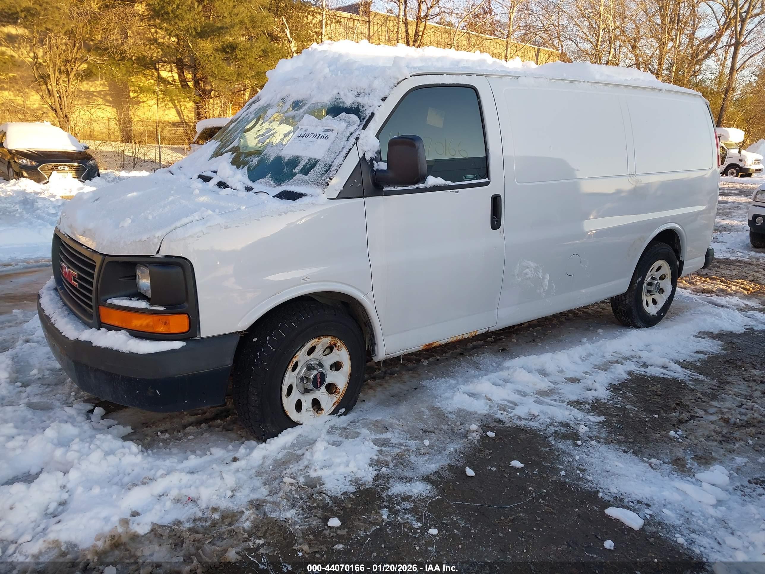 GMC SAVANA image 2