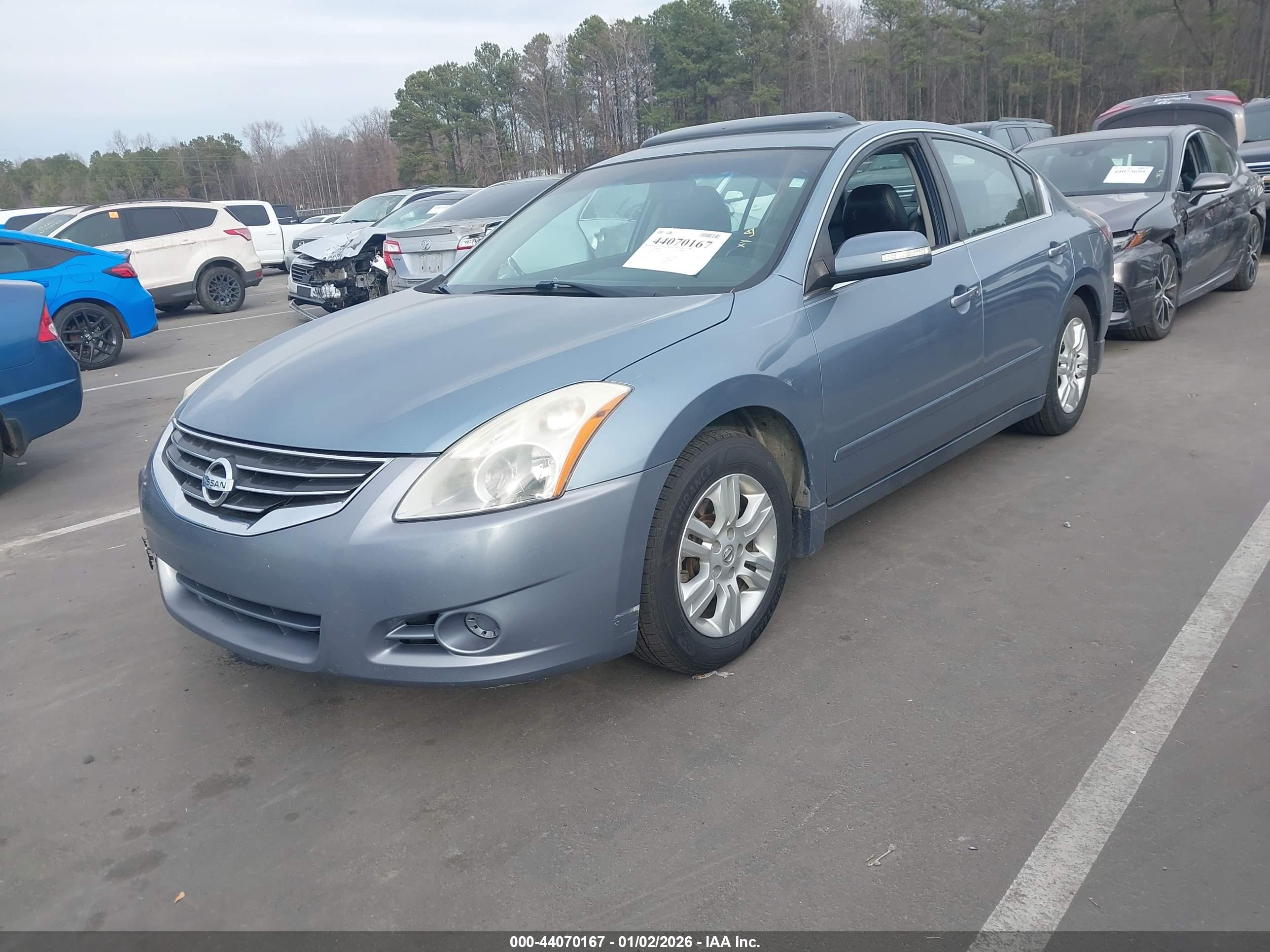 NISSAN ALTIMA image 2