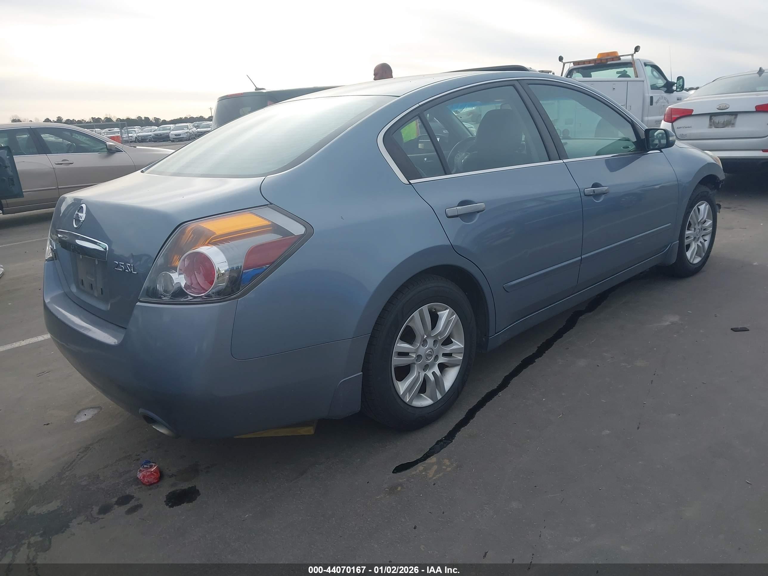 NISSAN ALTIMA image 4