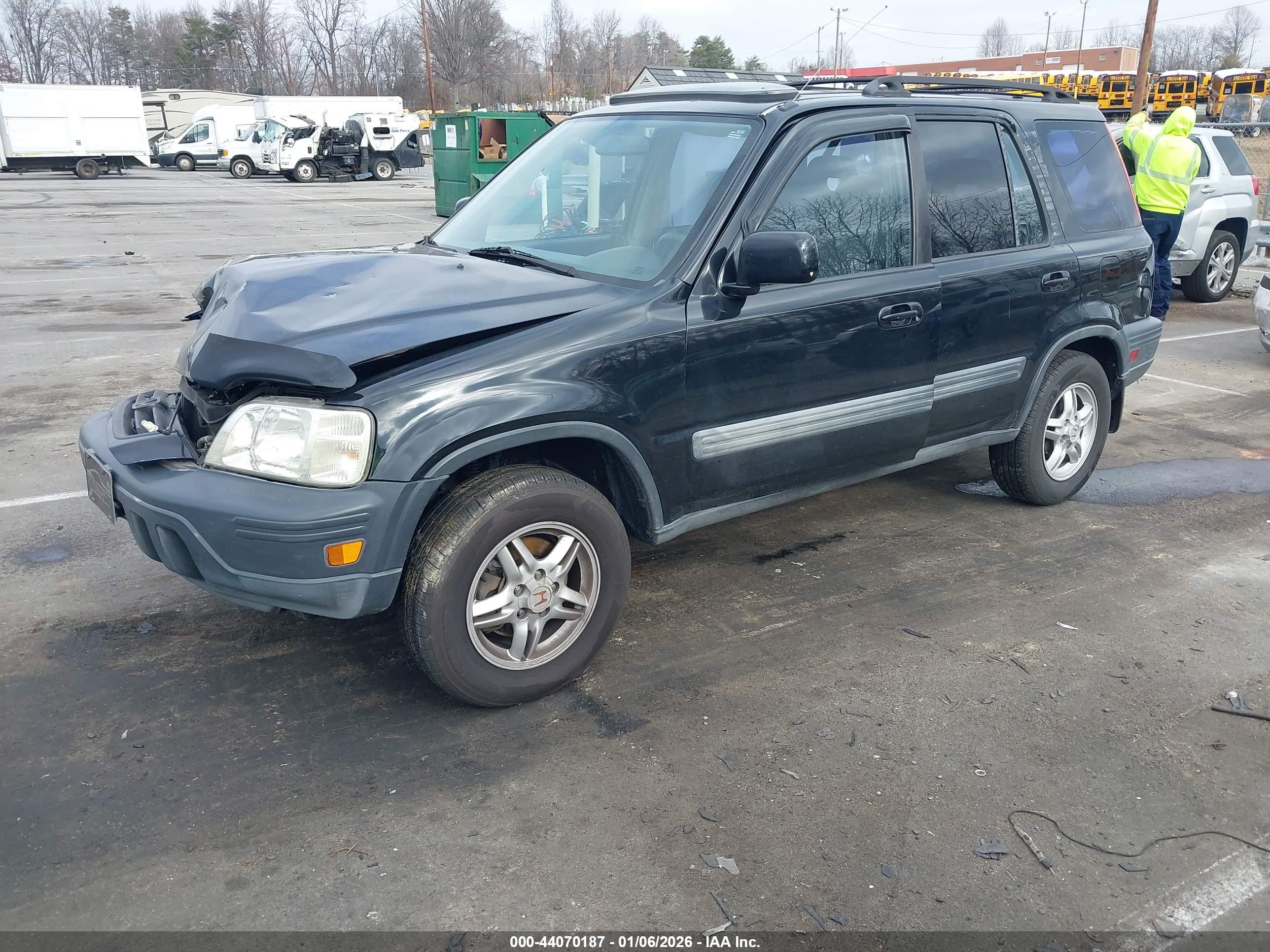 HONDA CR-V image 2