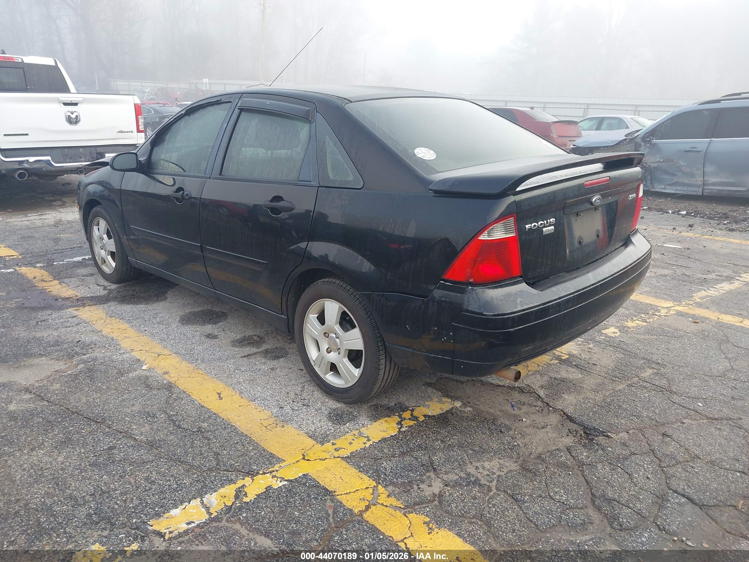 FORD FOCUS image 3