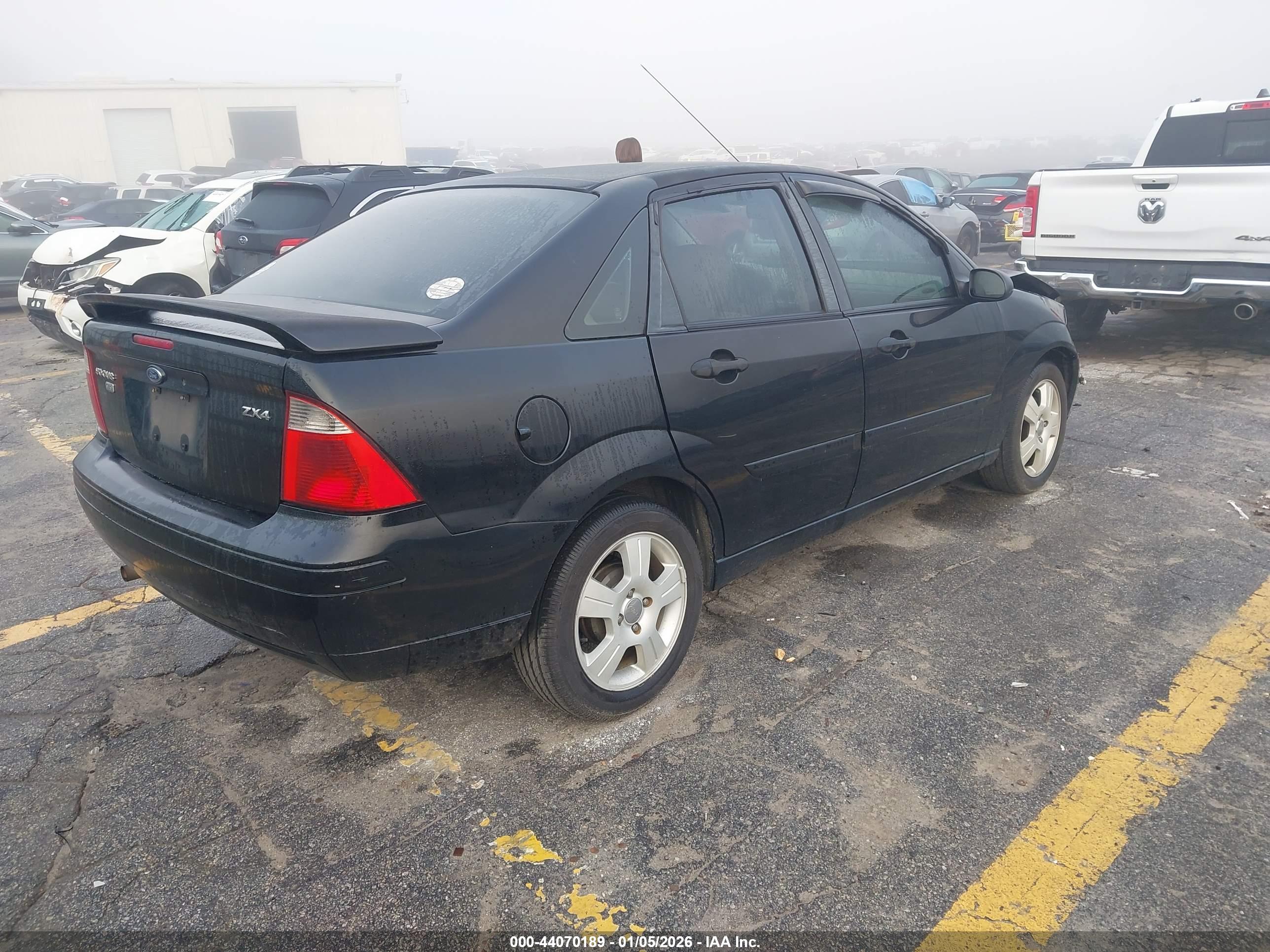 FORD FOCUS image 4