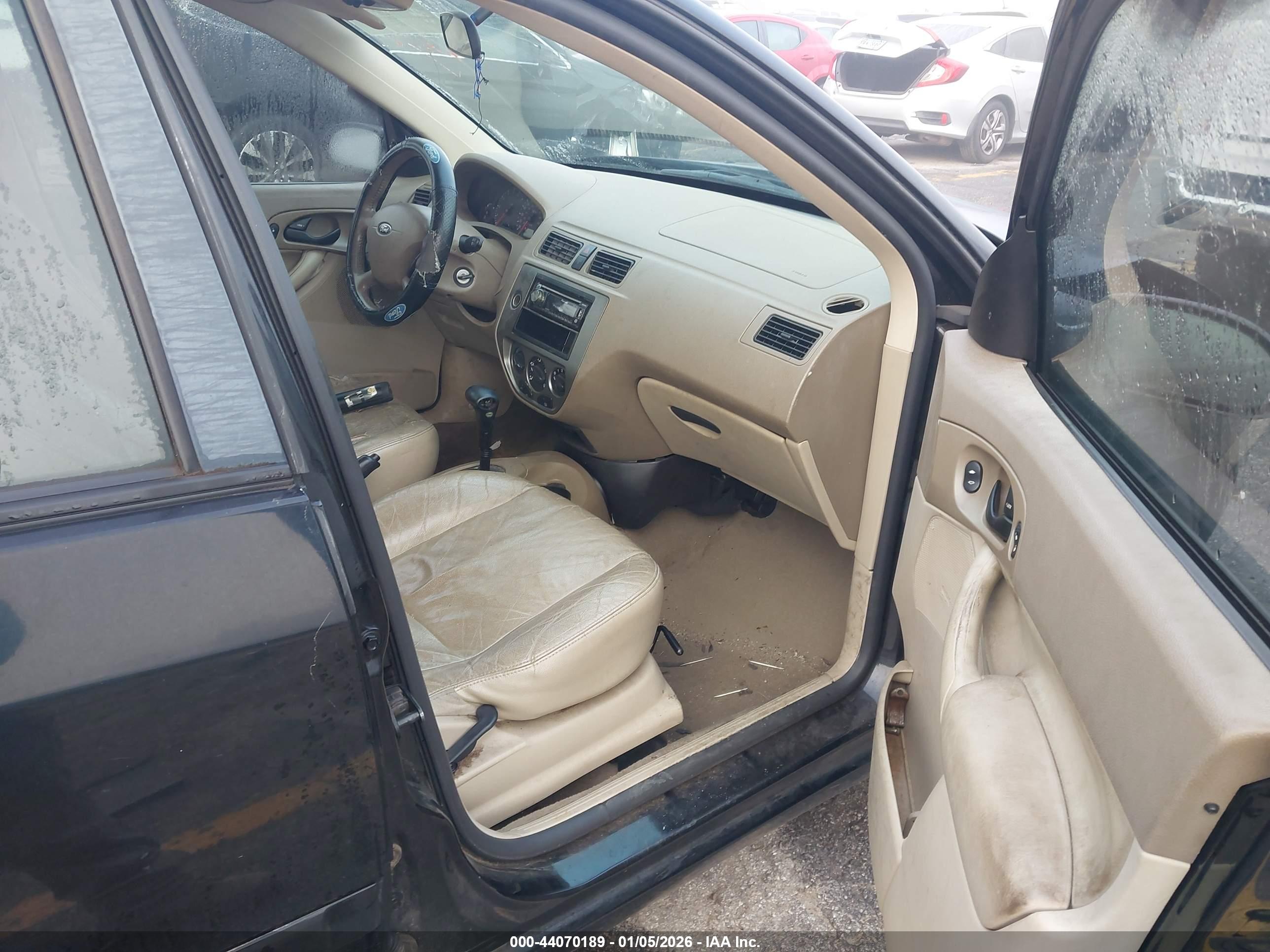 FORD FOCUS image 5