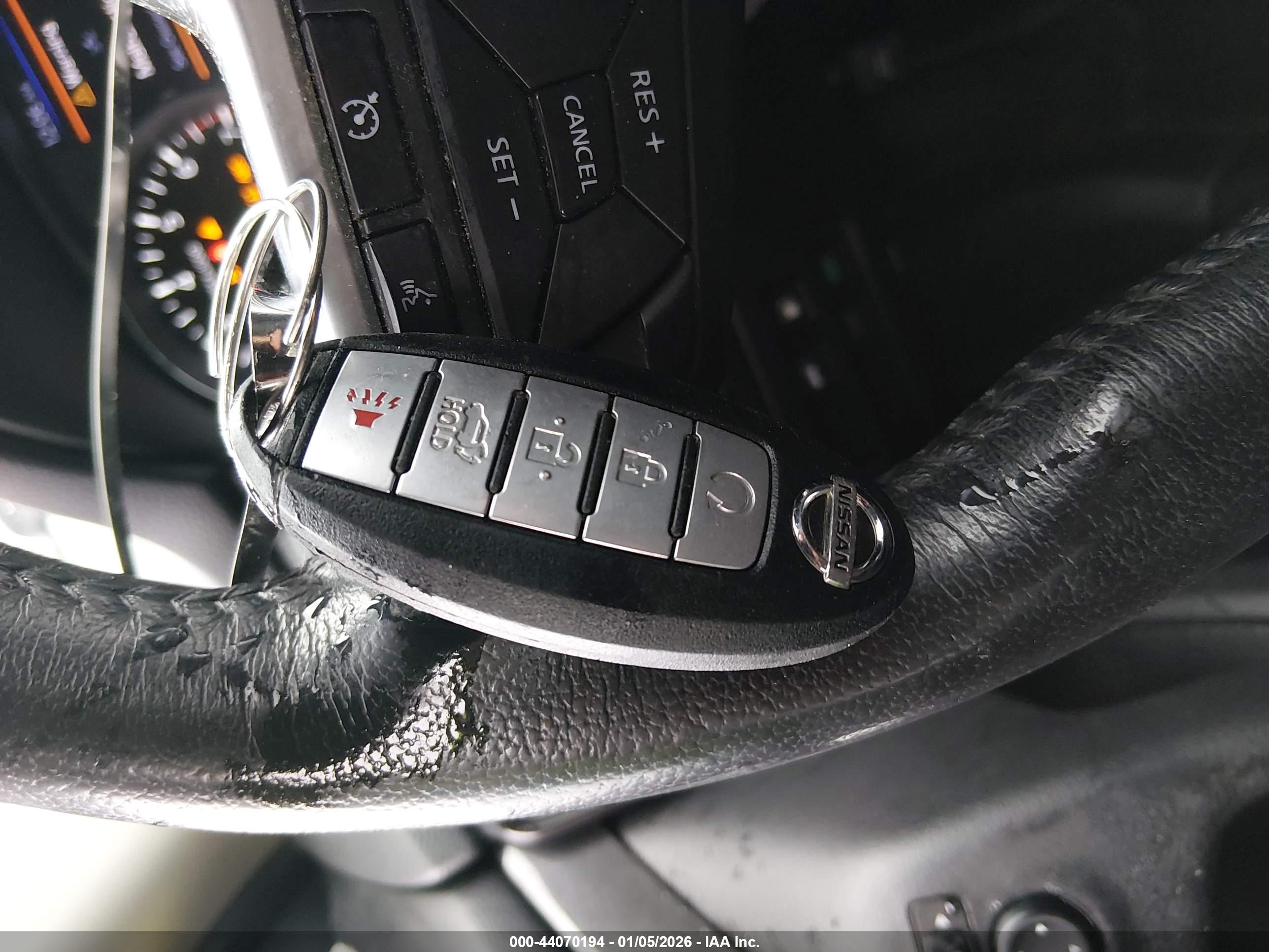 NISSAN ROGUE image 11