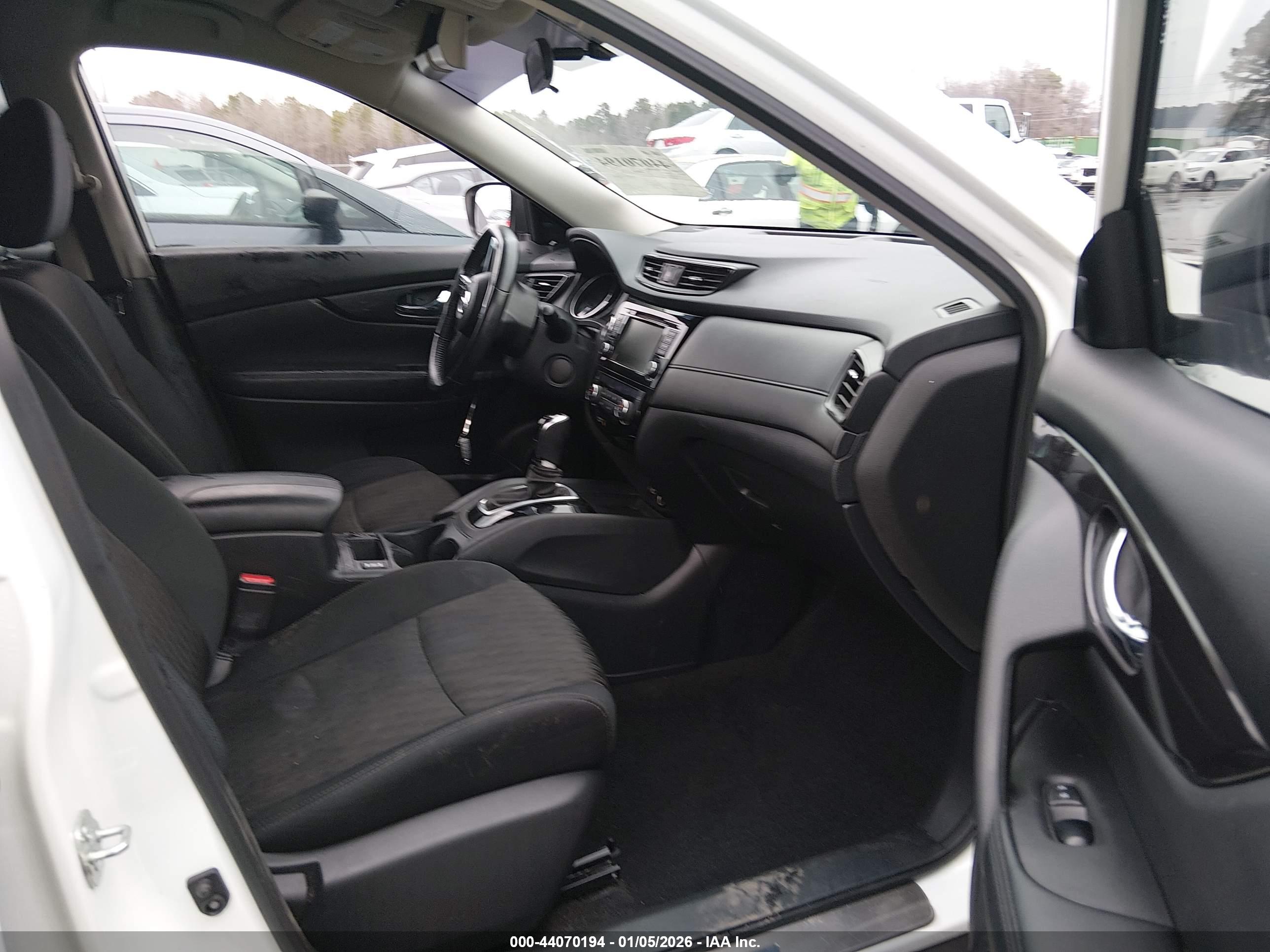 NISSAN ROGUE image 5