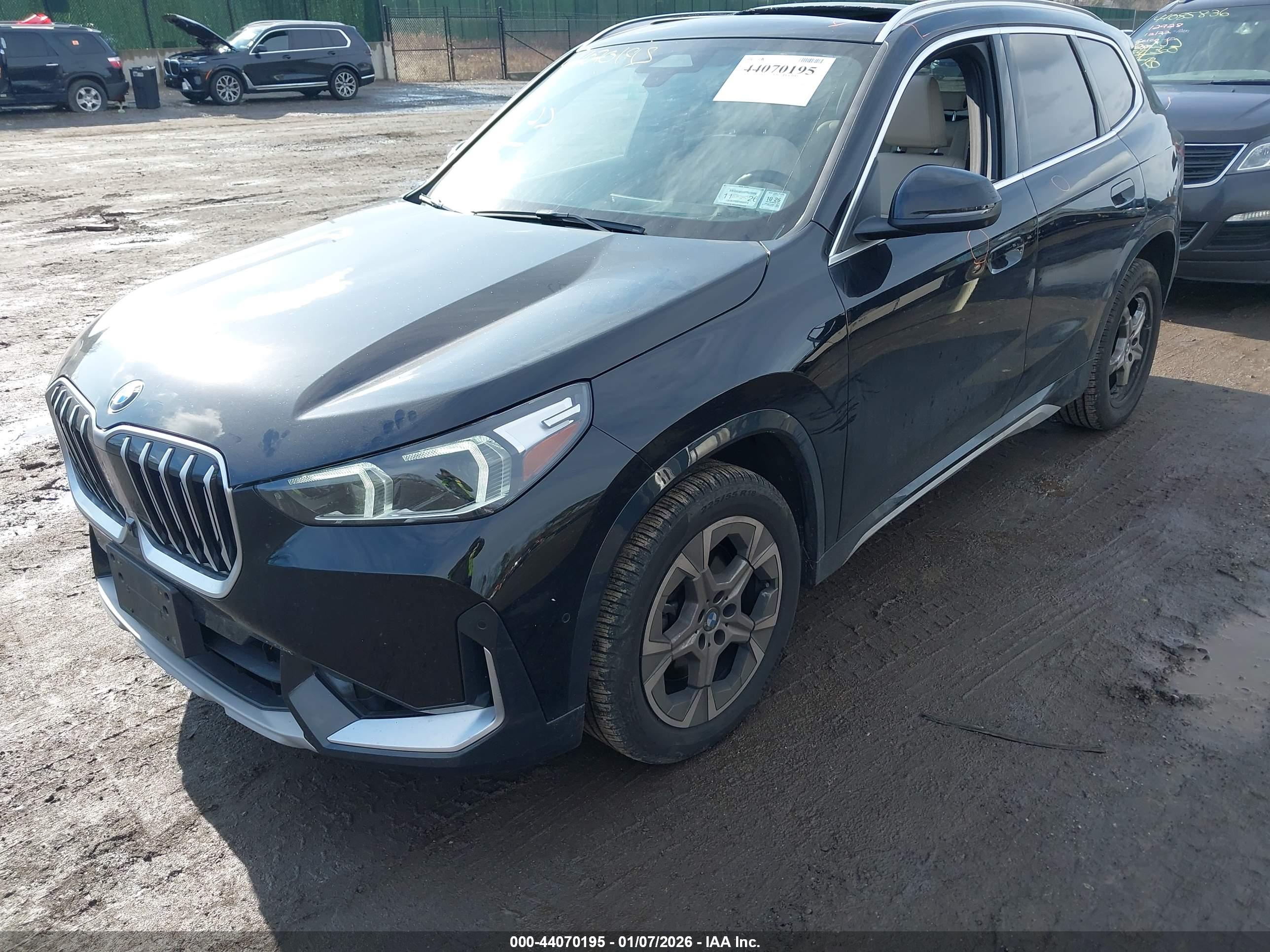 BMW X1 image 2