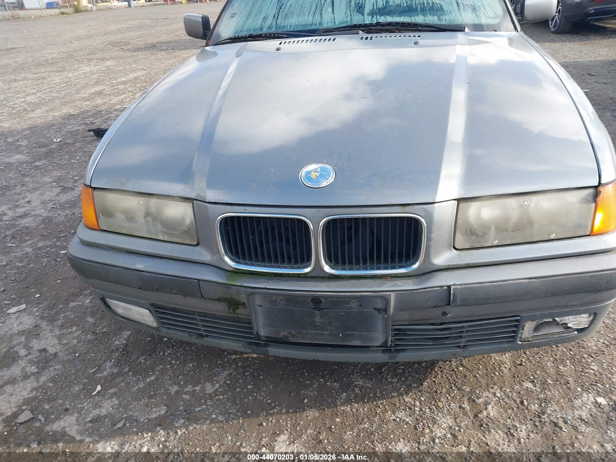 BMW 325 image 6