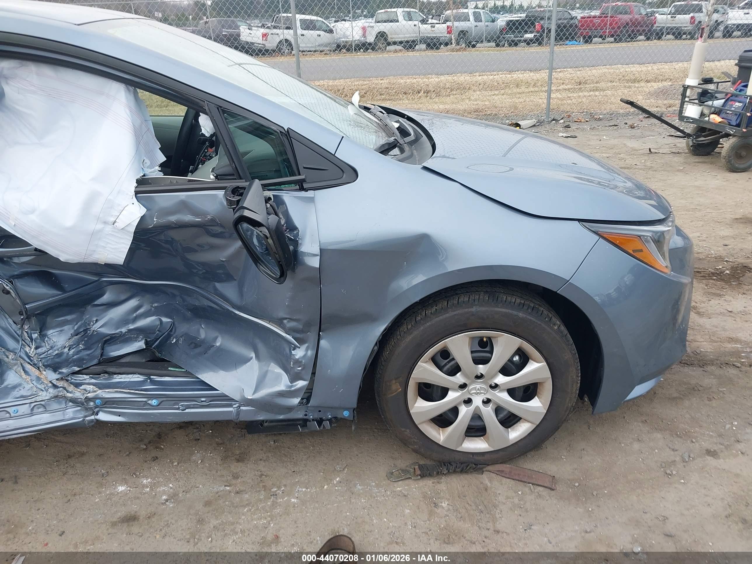 TOYOTA COROLLA image 6
