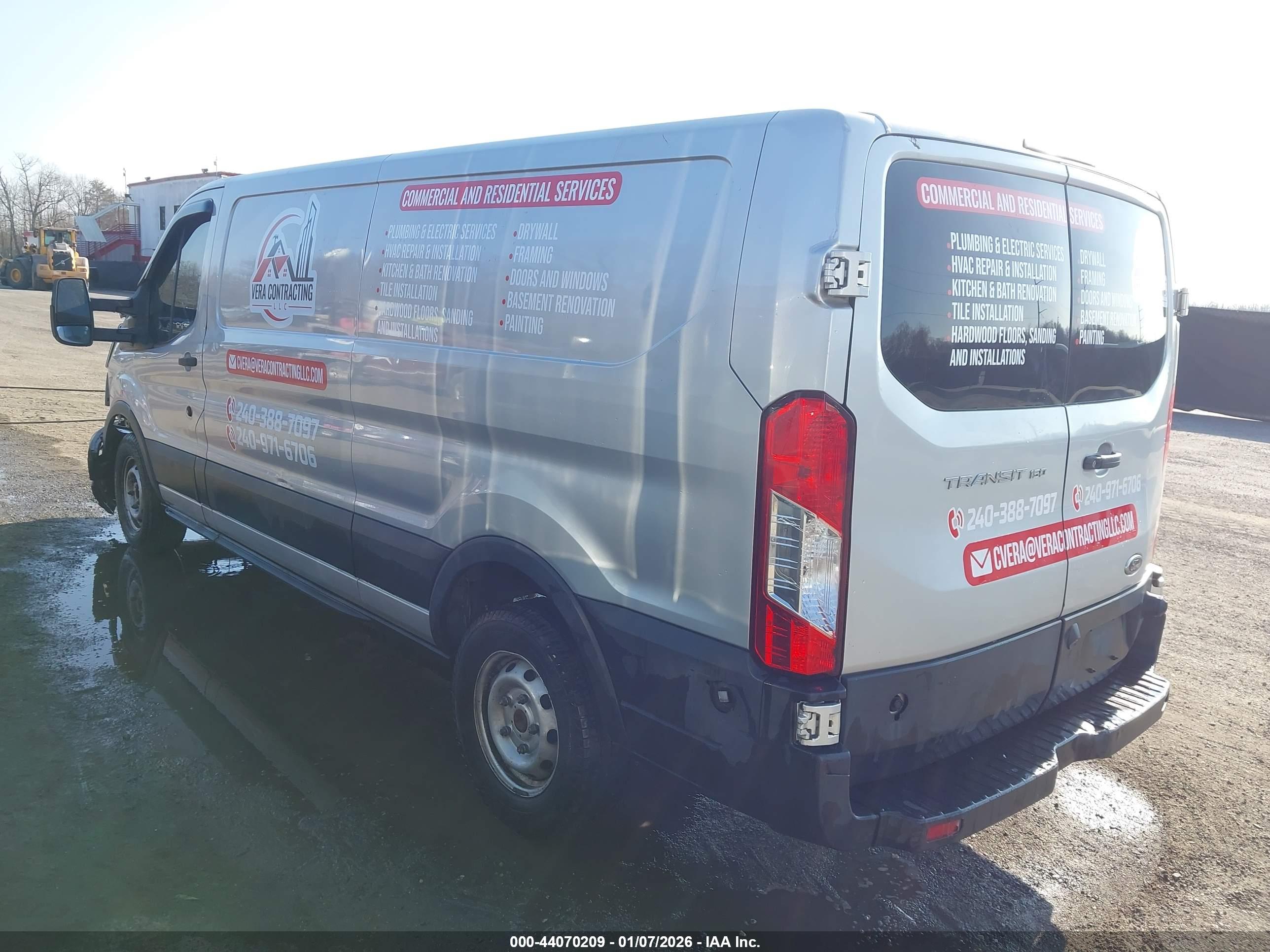 FORD TRANSIT-150 image 3