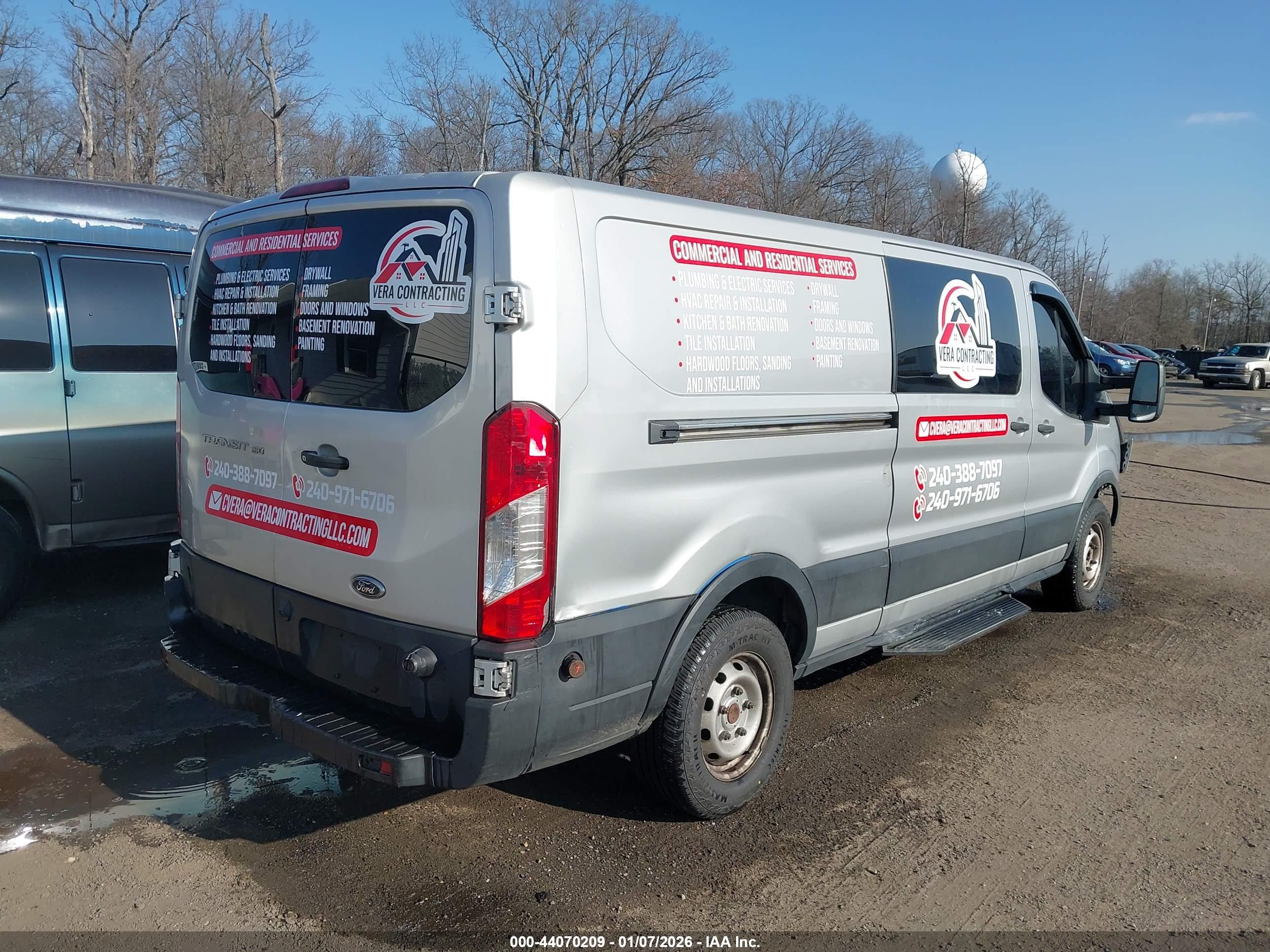 FORD TRANSIT-150 image 4