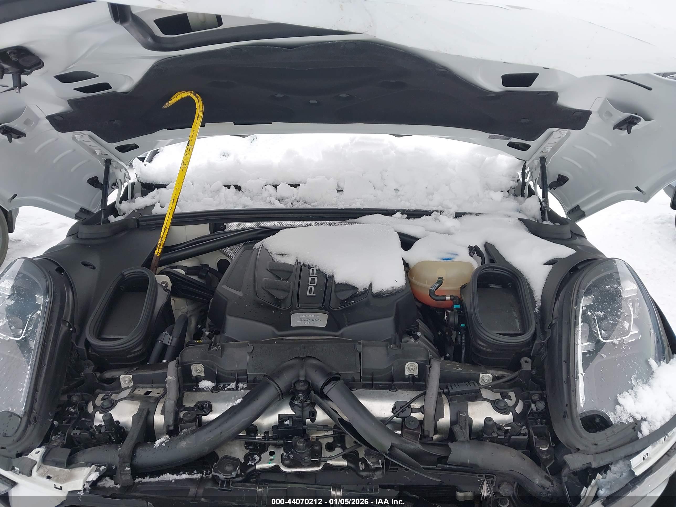 PORSCHE MACAN image 10