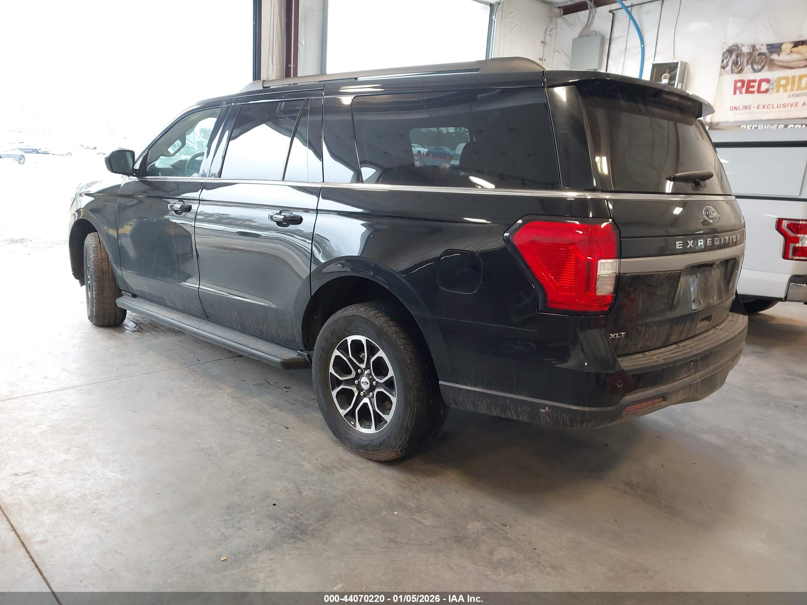 FORD EXPEDITION image 3