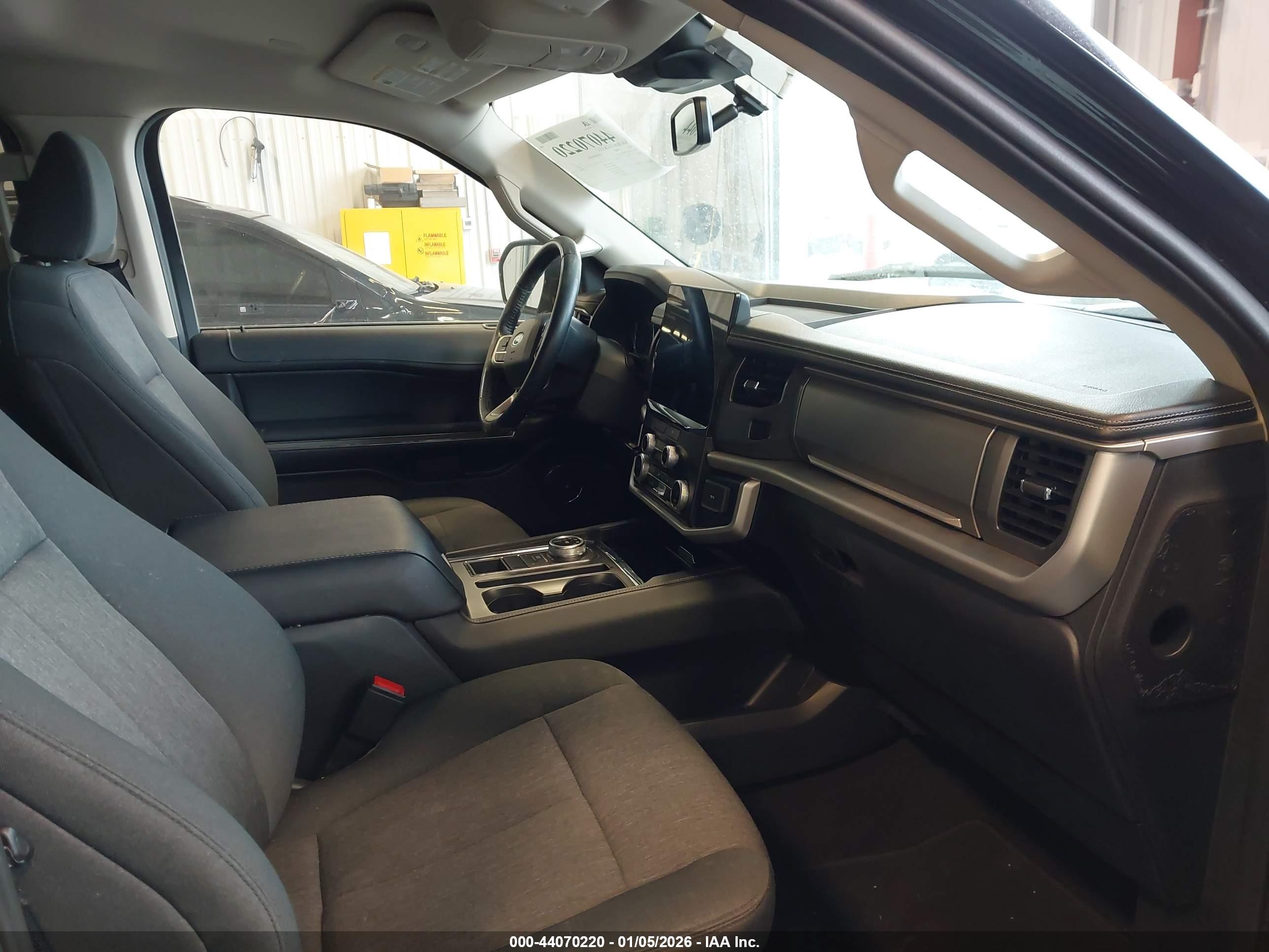 FORD EXPEDITION image 5