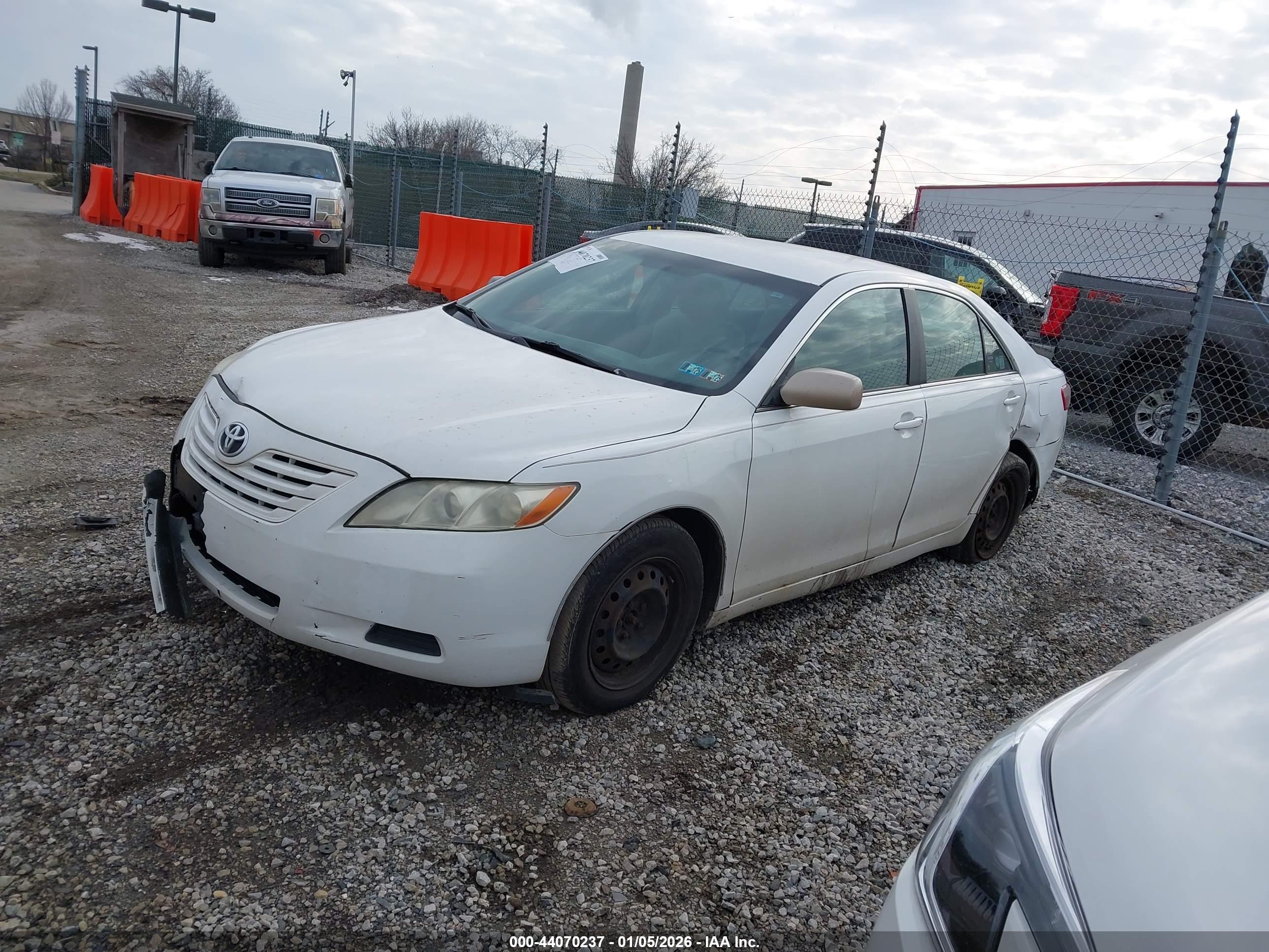 TOYOTA CAMRY image 2
