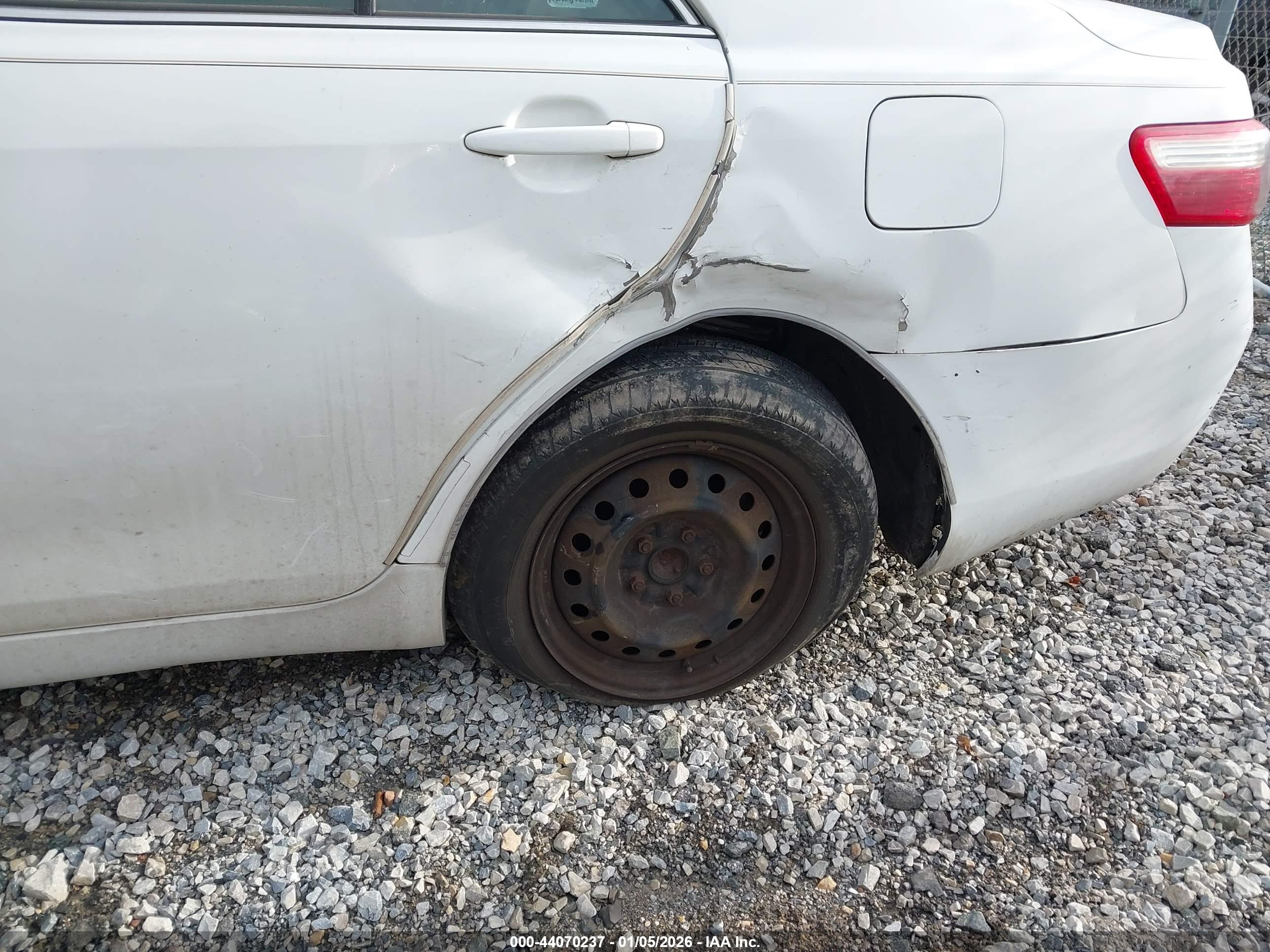 TOYOTA CAMRY image 6