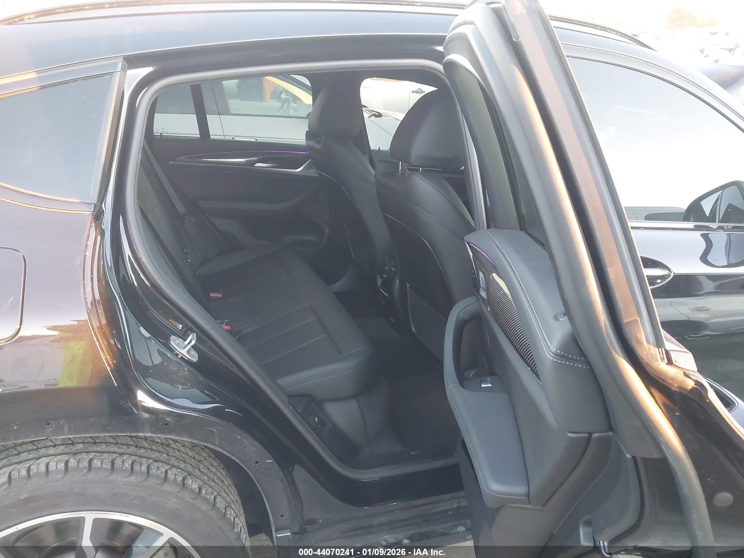 BMW X4 image 8