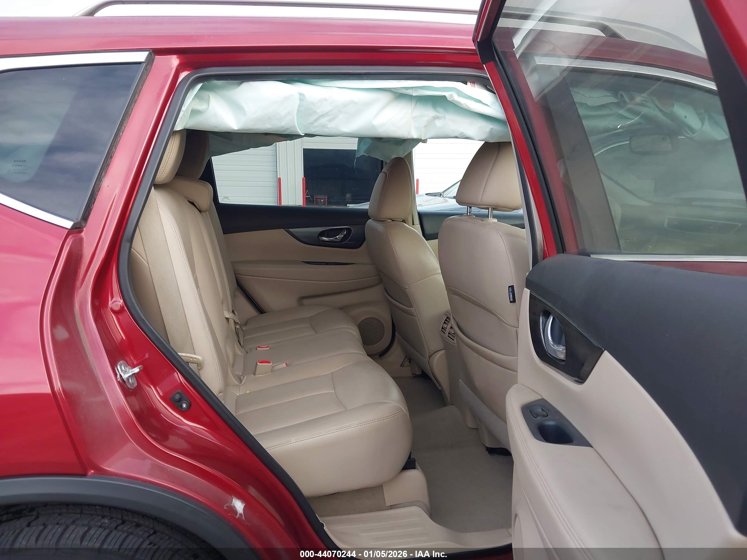 NISSAN ROGUE image 8
