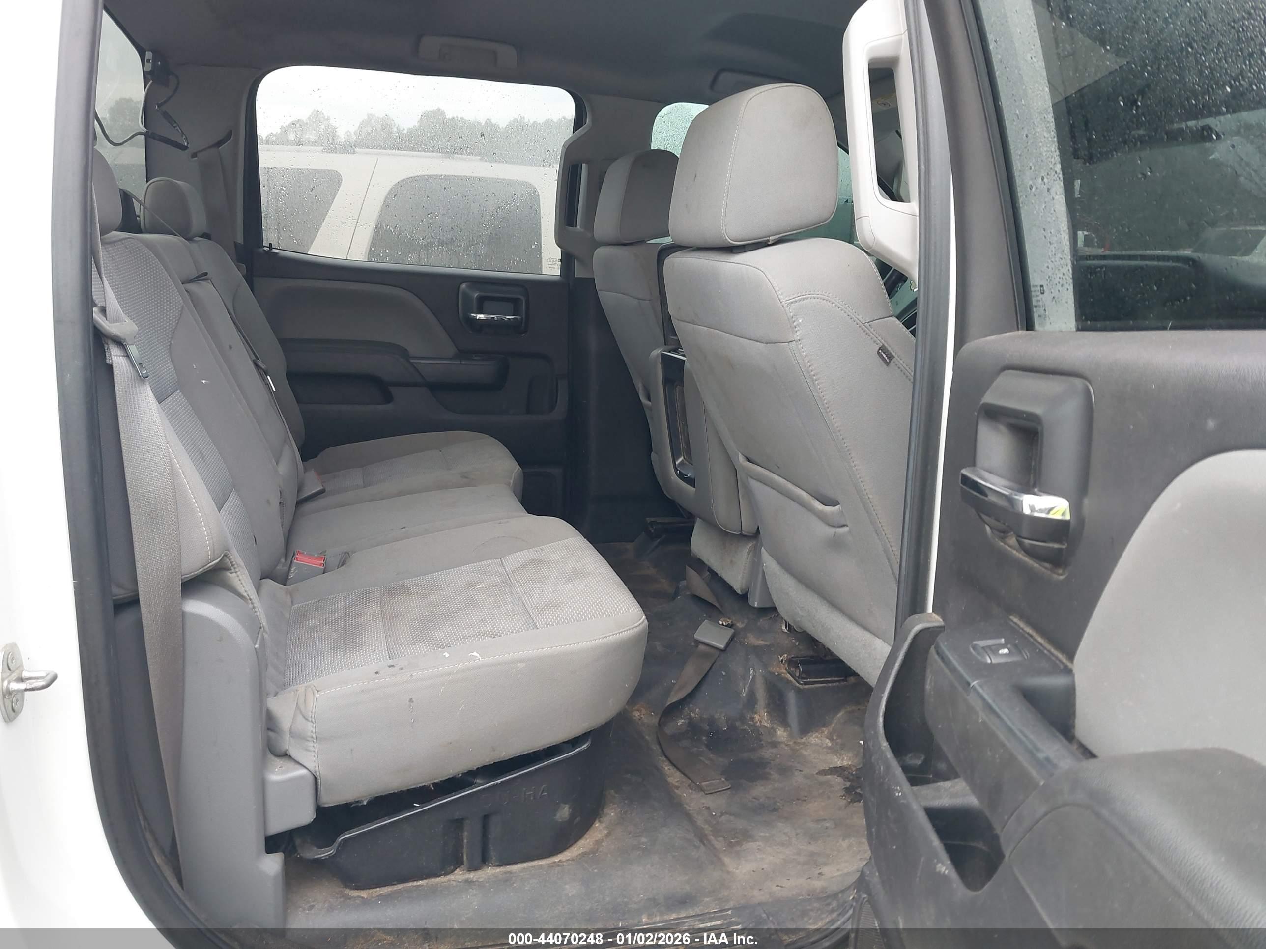 CHEVROLET SILVERADO image 8