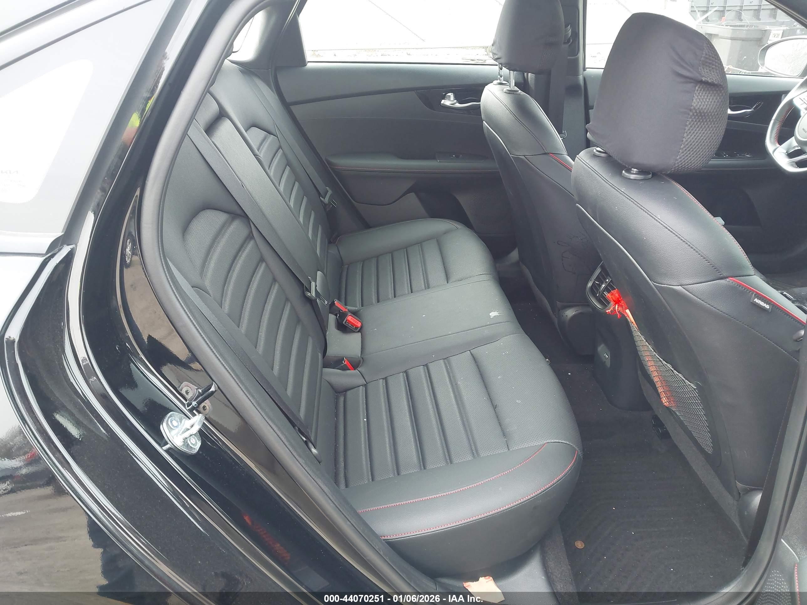 KIA FORTE image 8