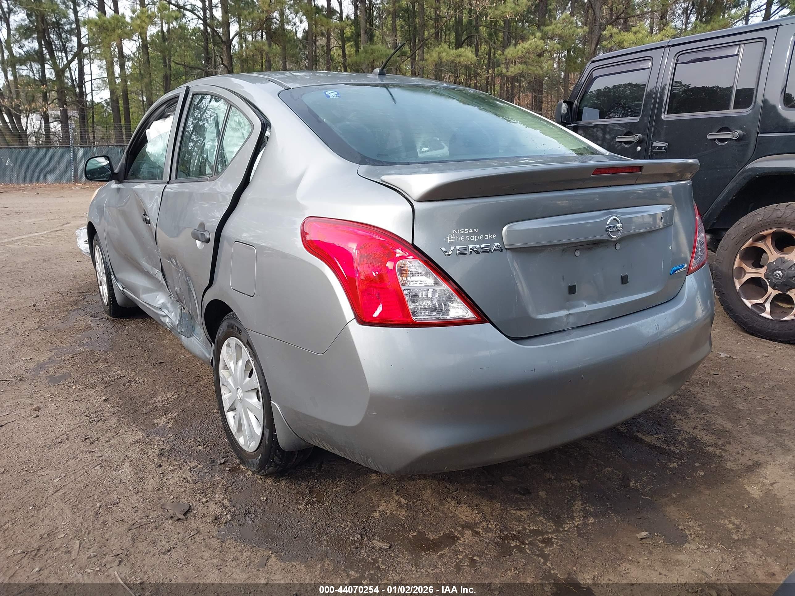 NISSAN VERSA image 3