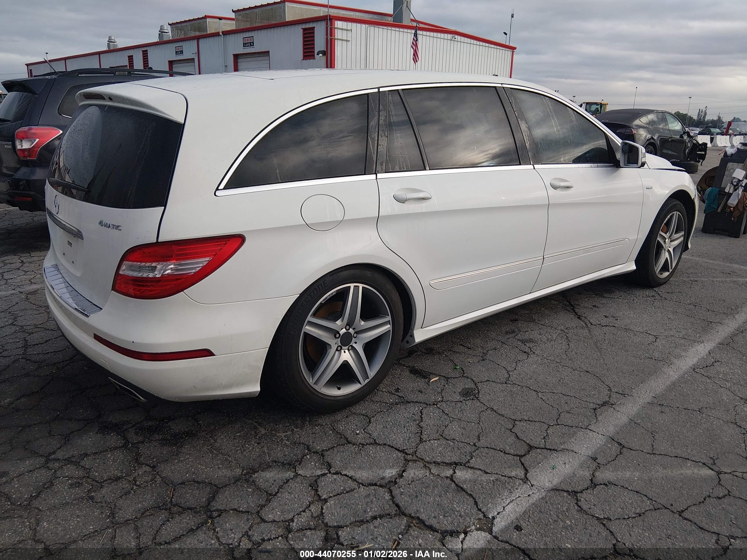 MERCEDES-BENZ R image 4