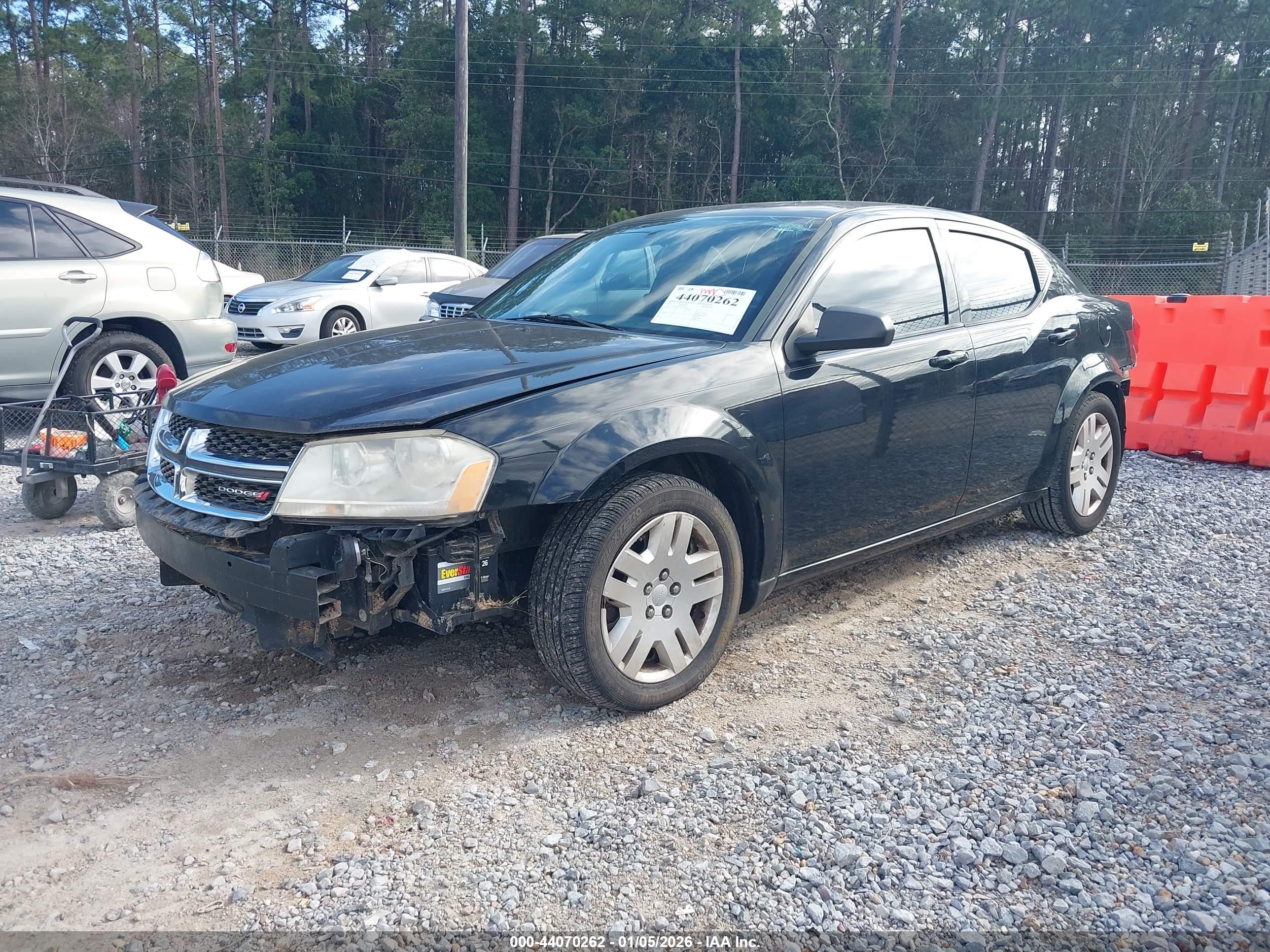 DODGE AVENGER image 2