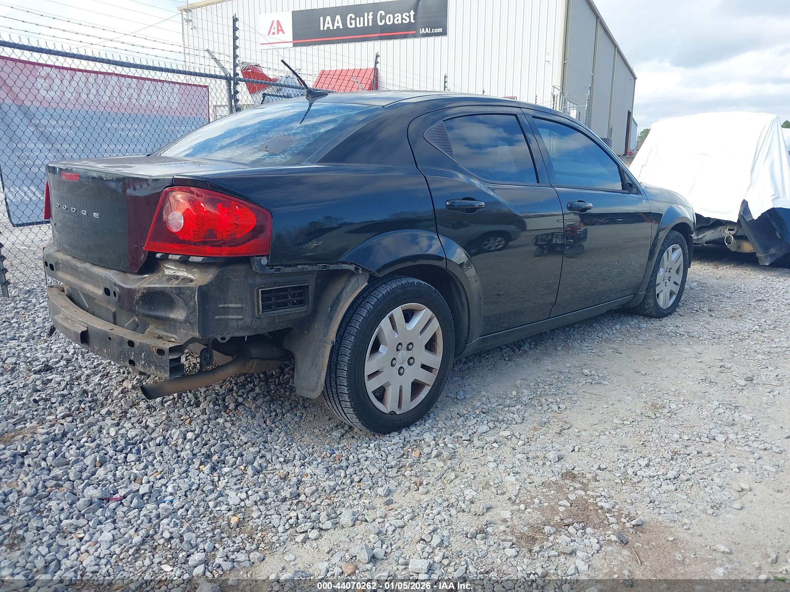 DODGE AVENGER image 4