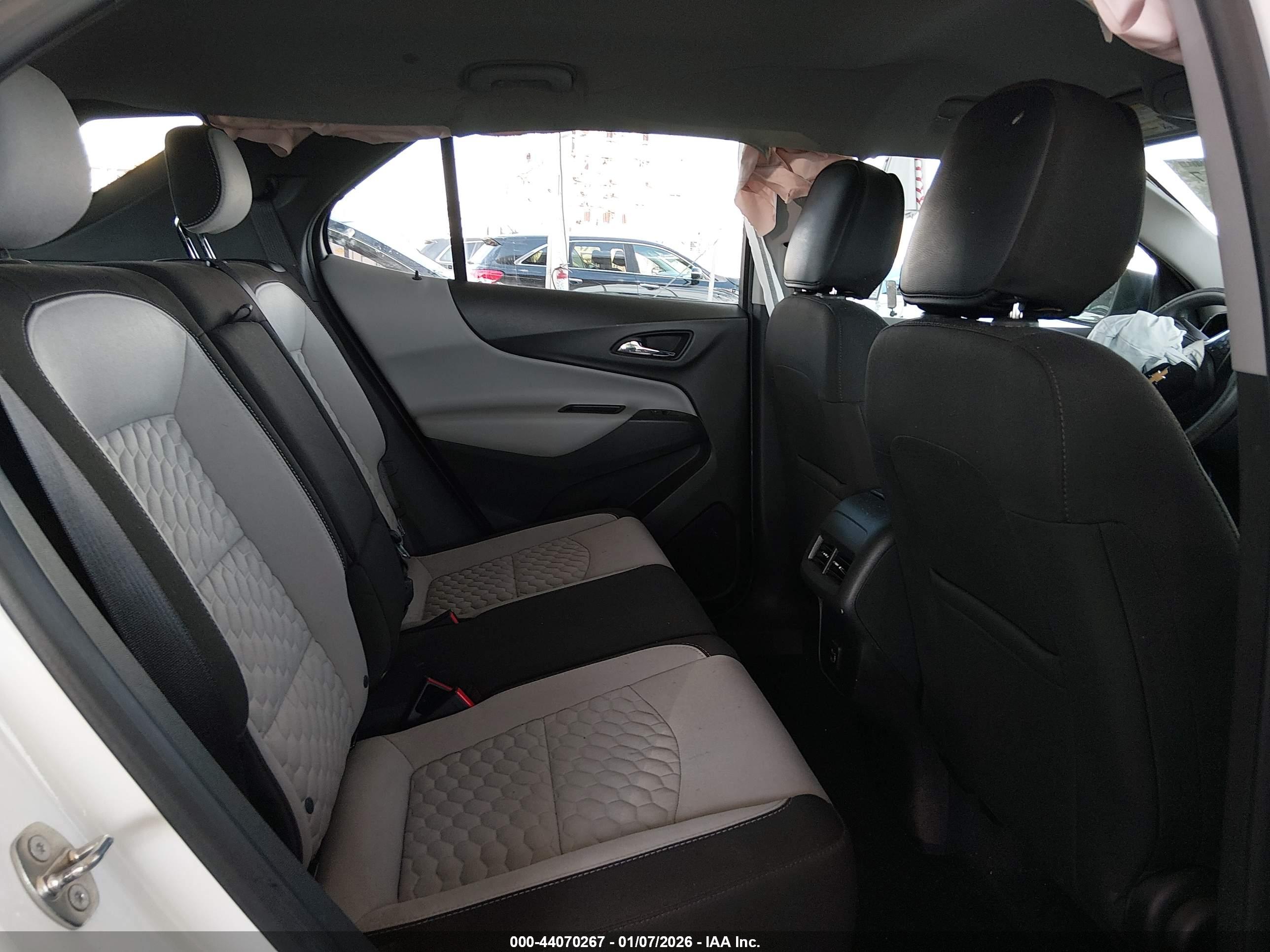 CHEVROLET EQUINOX image 8