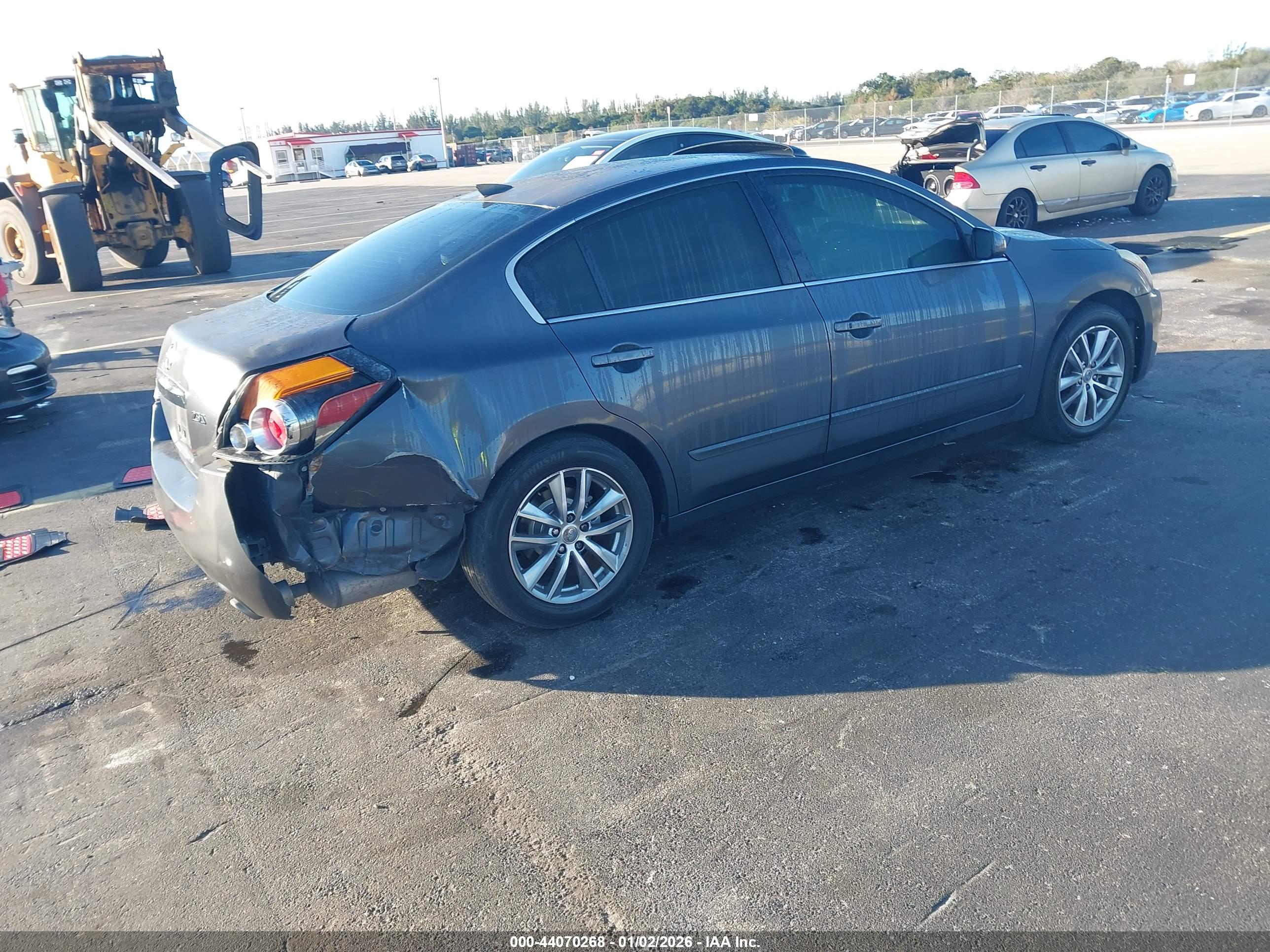 NISSAN ALTIMA image 4