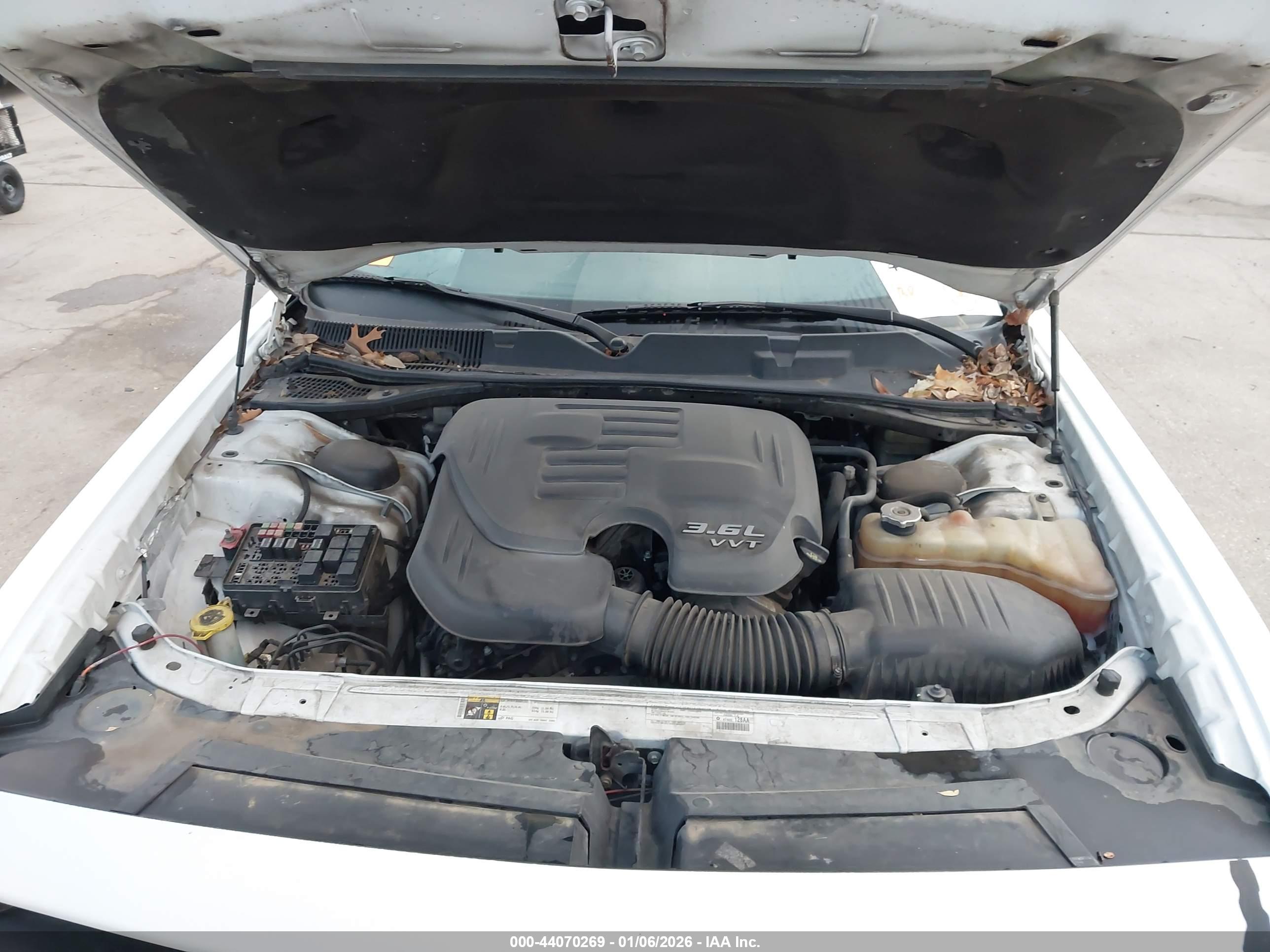 DODGE CHALLENGER image 10