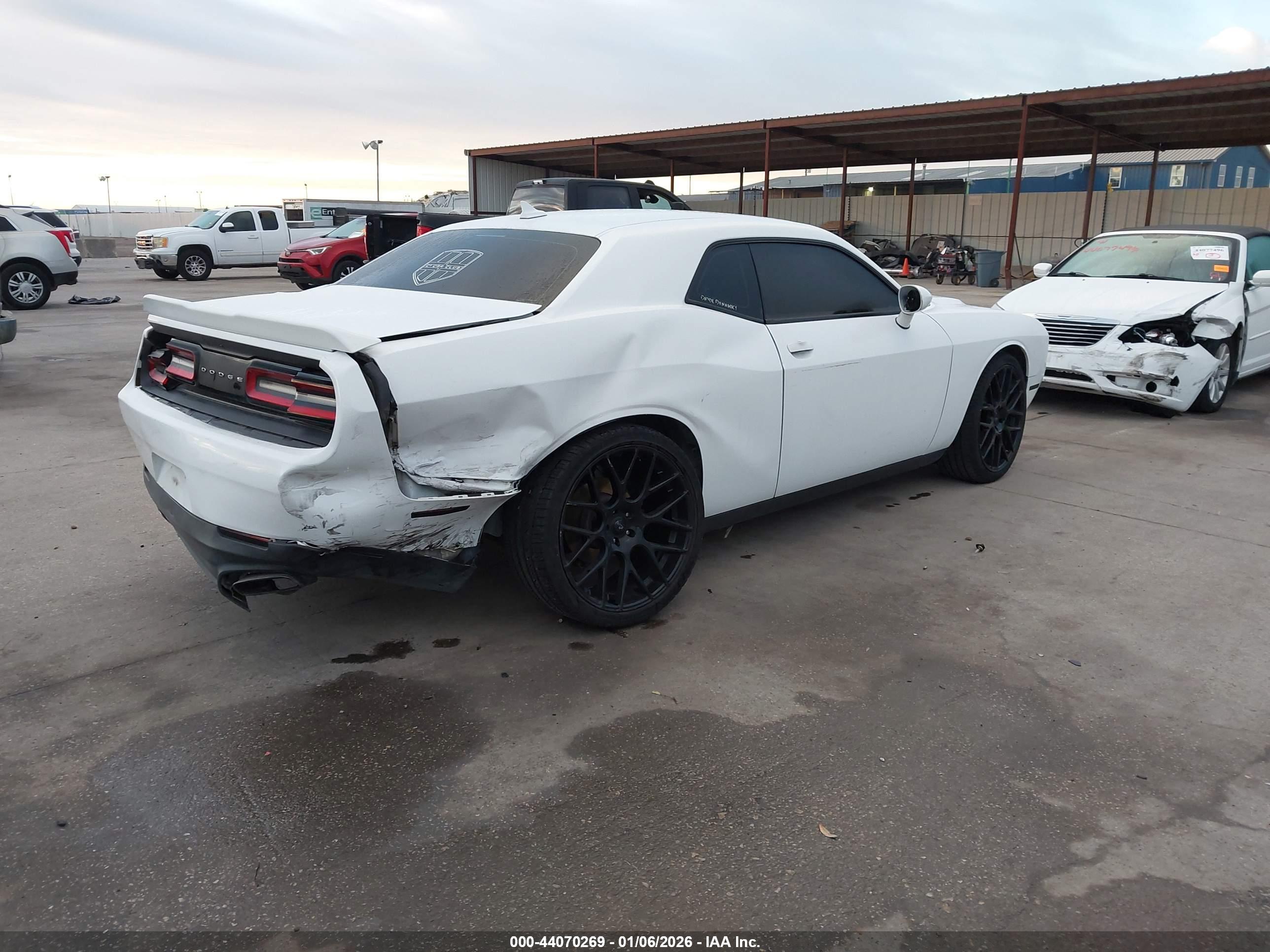 DODGE CHALLENGER image 4