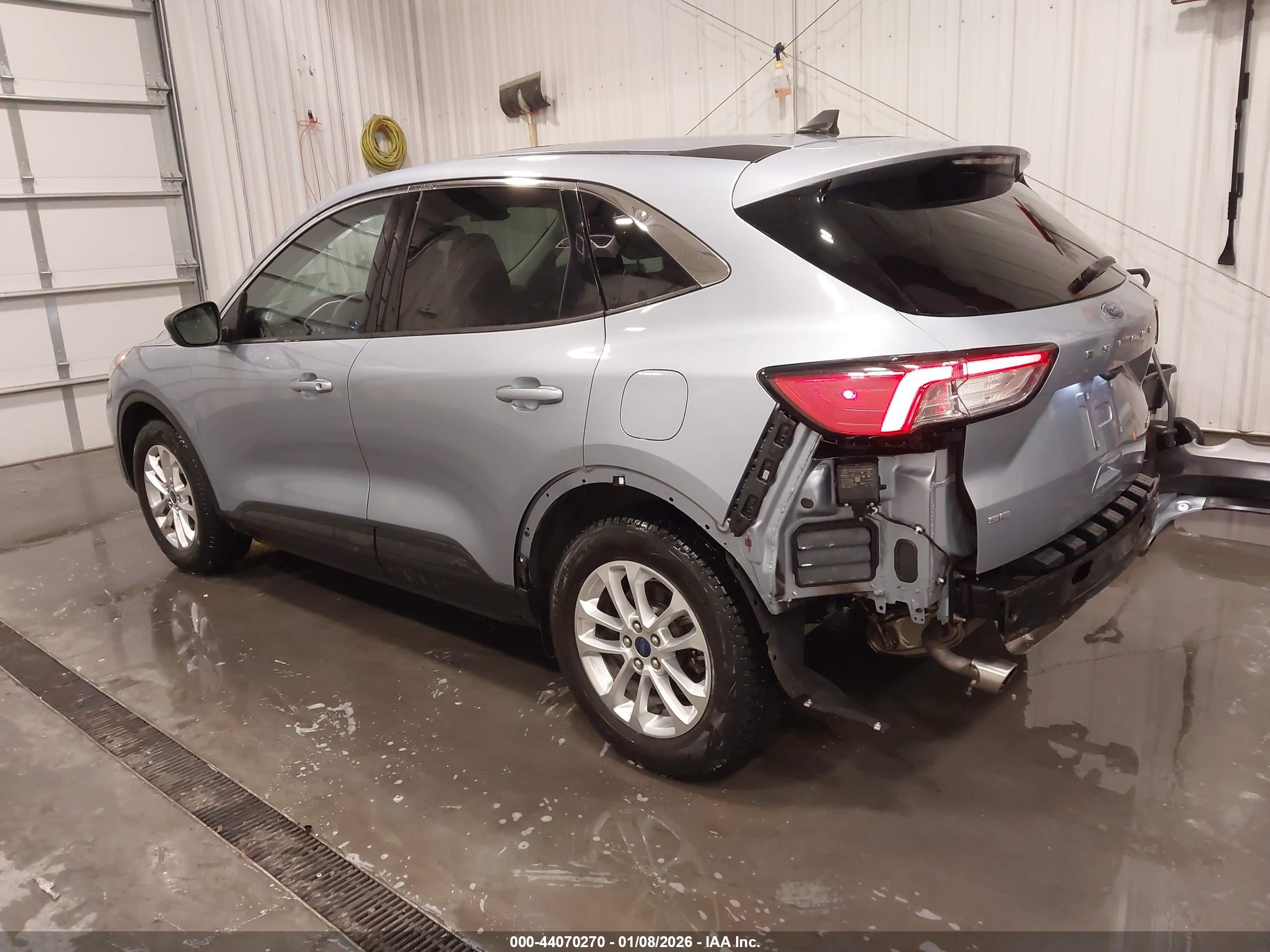 FORD ESCAPE image 3