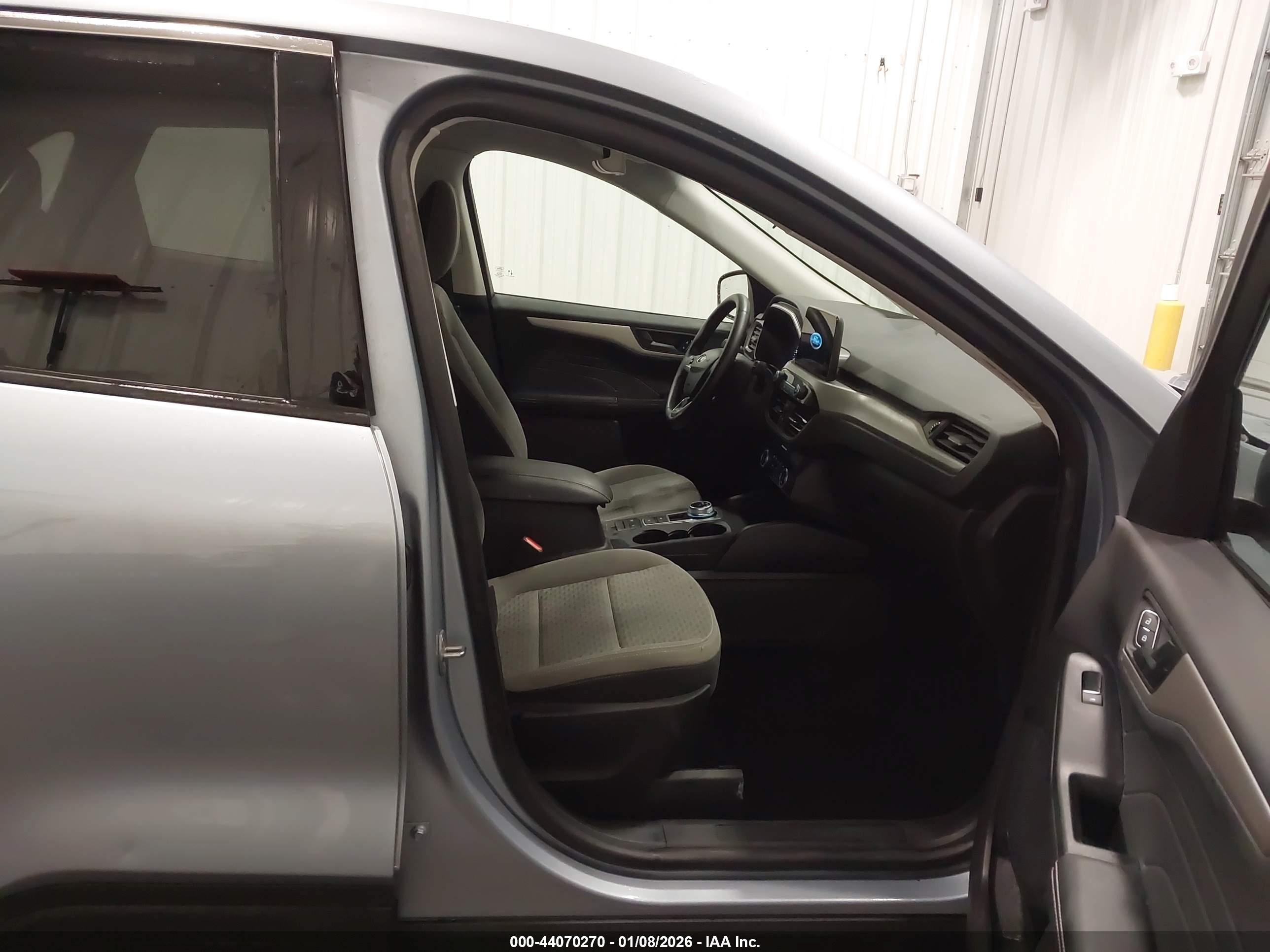 FORD ESCAPE image 5