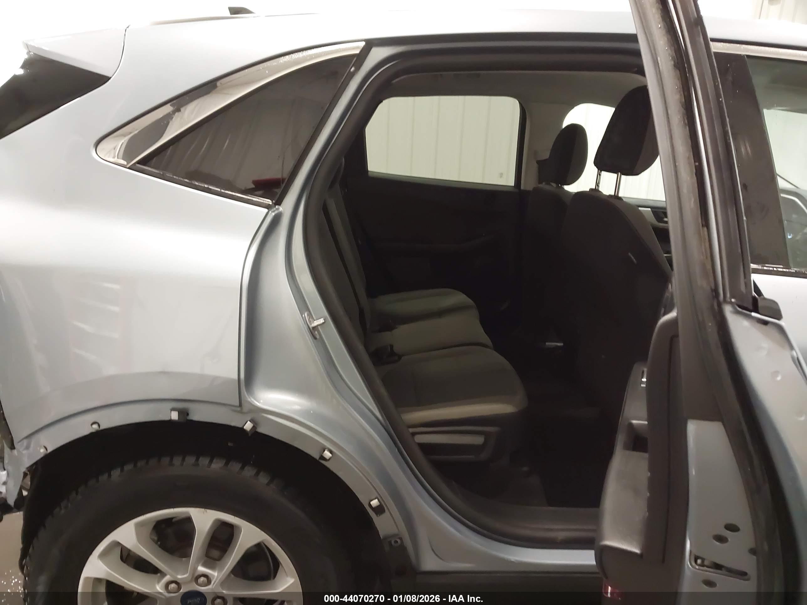 FORD ESCAPE image 8