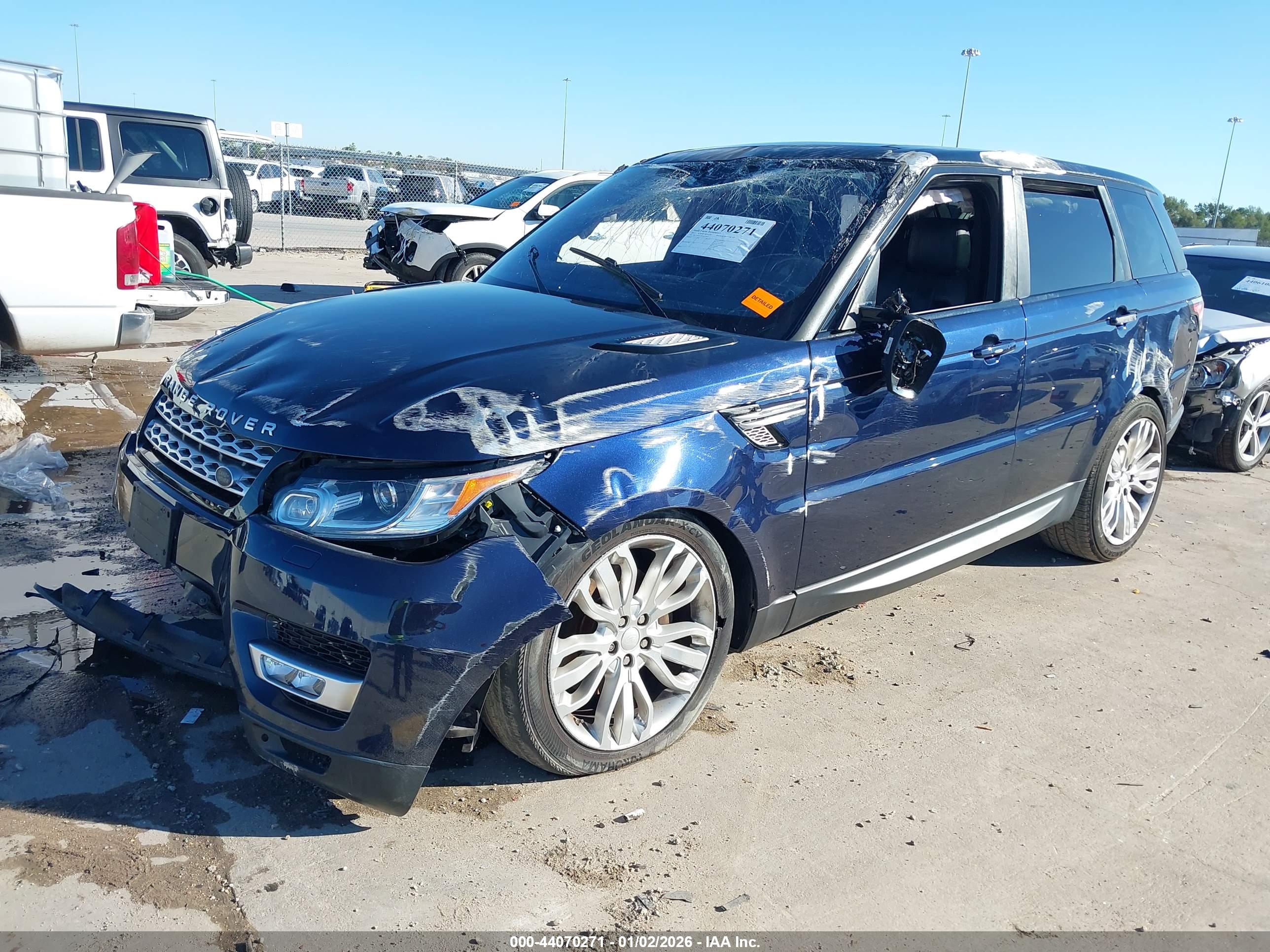 LAND ROVER image 2