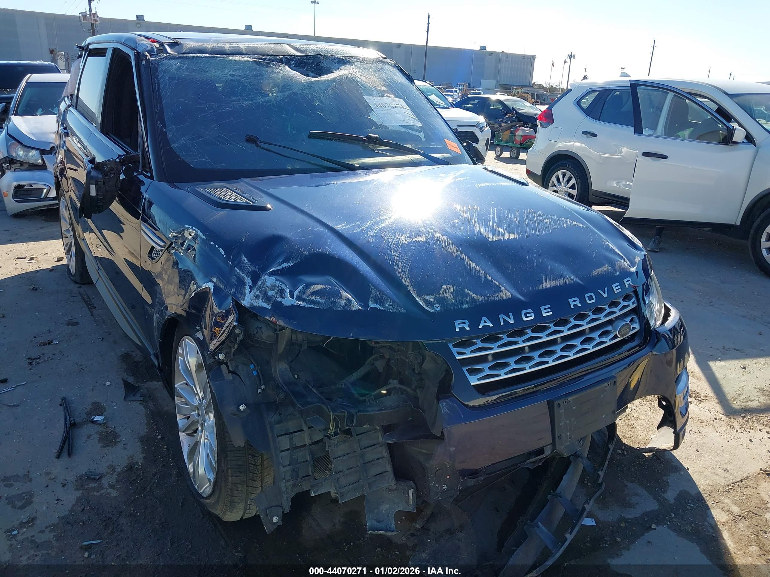LAND ROVER image 6