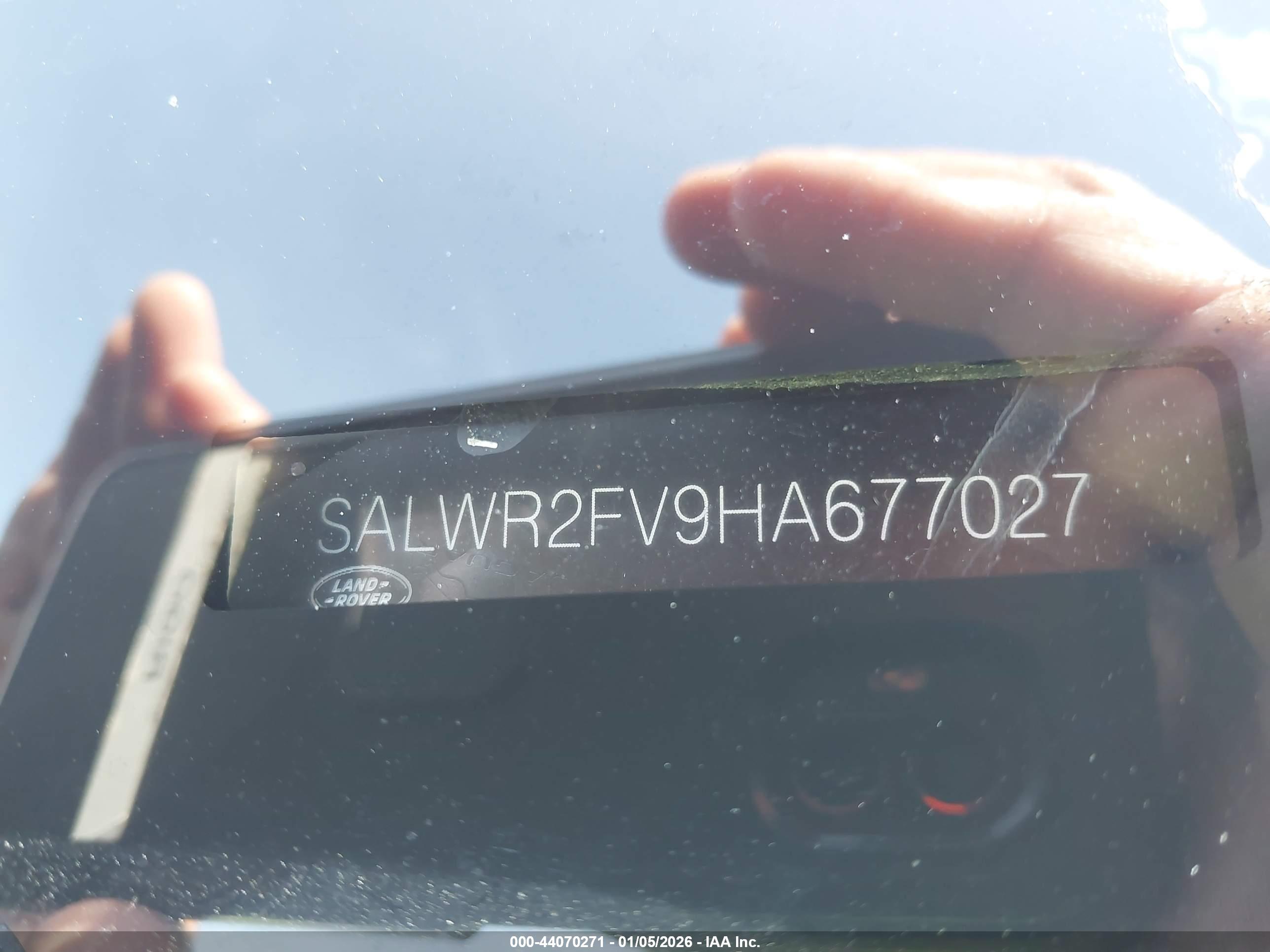 LAND ROVER image 9