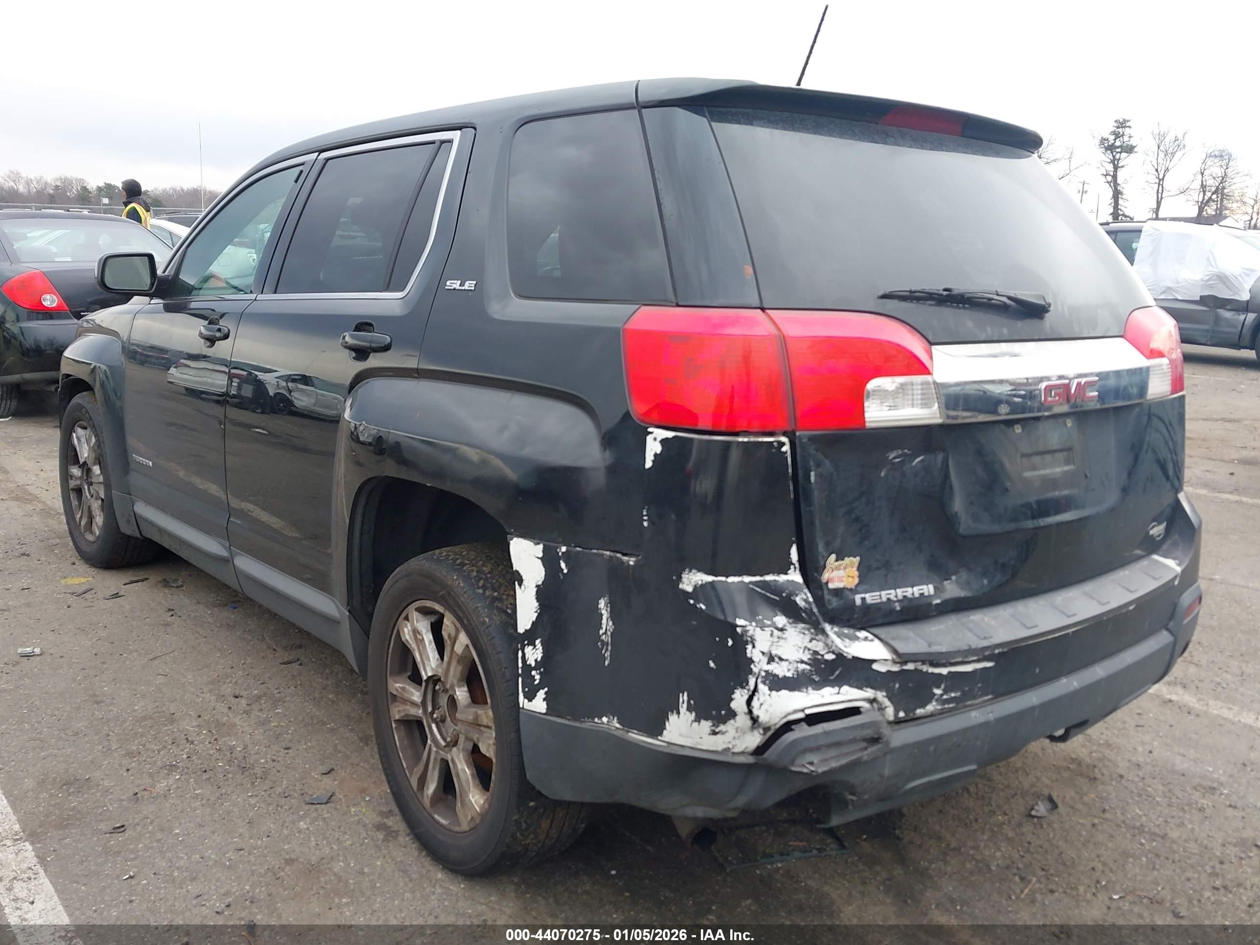GMC TERRAIN image 3