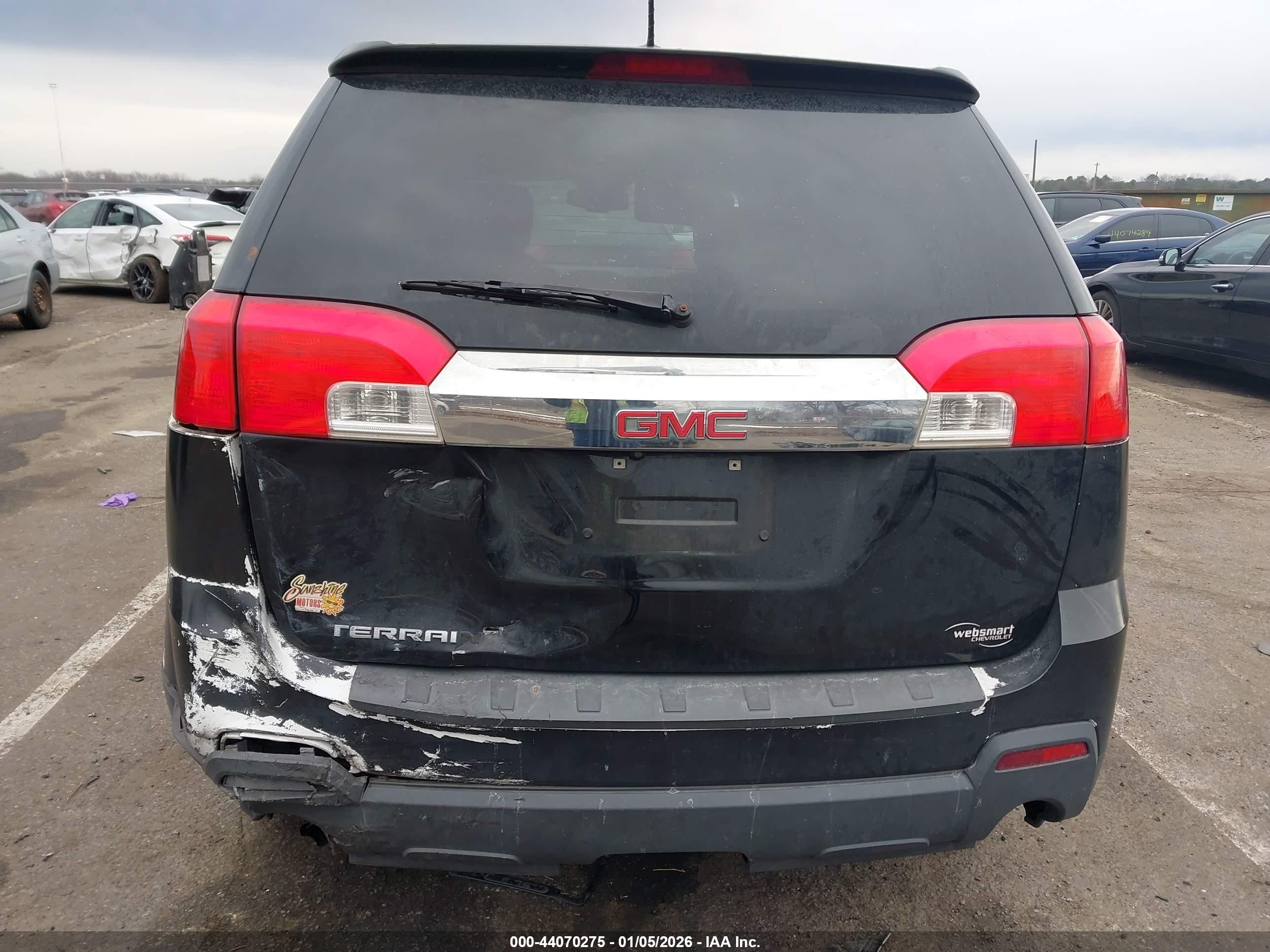 GMC TERRAIN image 6