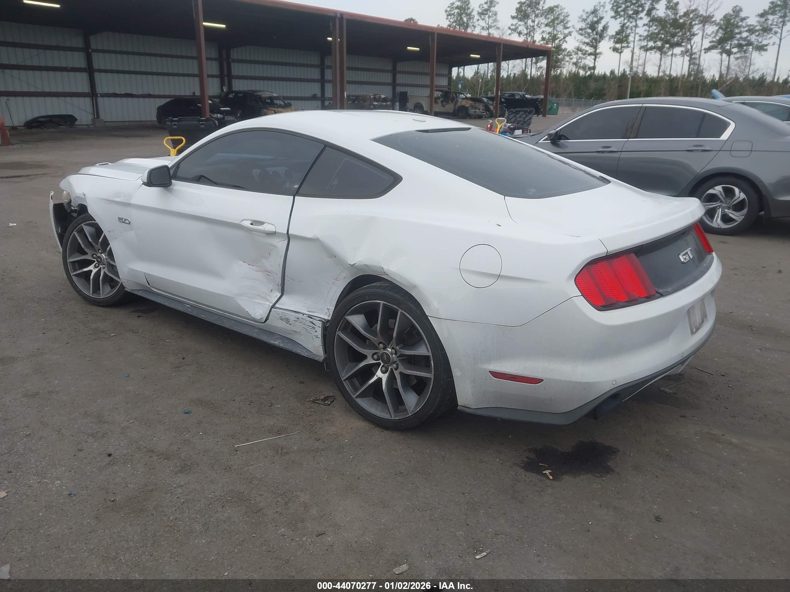 FORD MUSTANG image 3