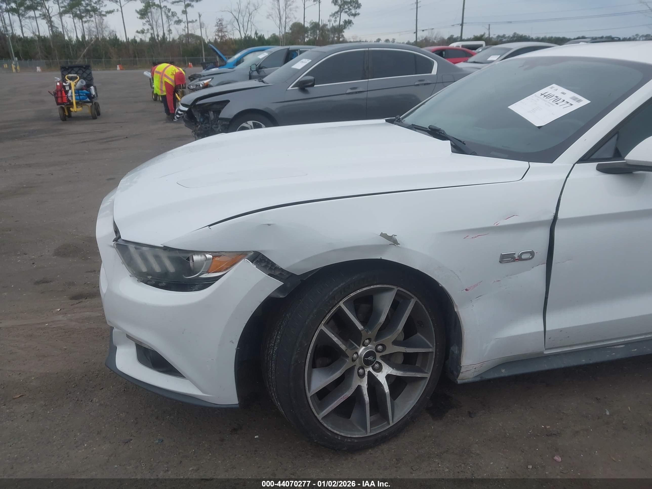 FORD MUSTANG image 6