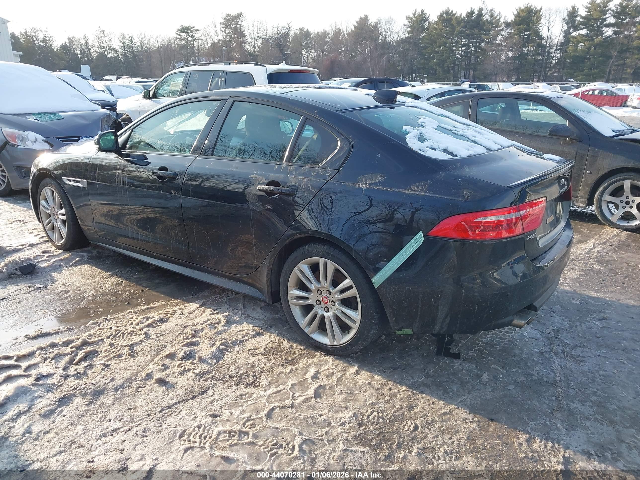 JAGUAR XE image 3