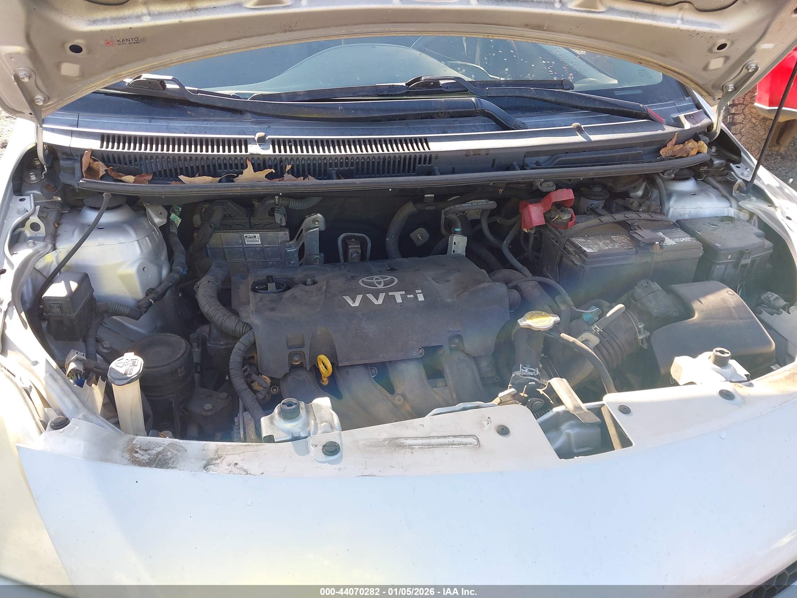 TOYOTA YARIS image 10