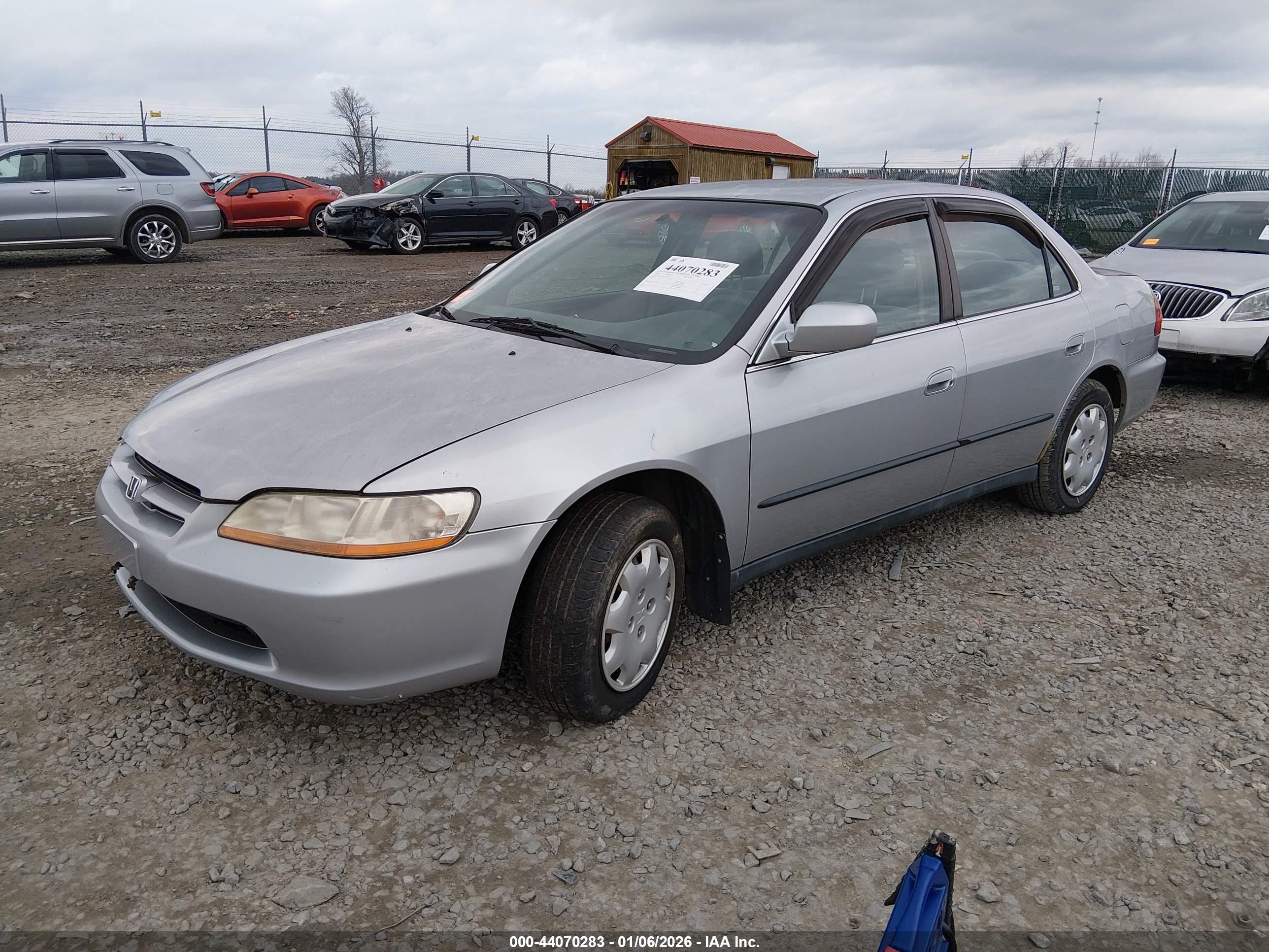 HONDA ACCORD image 2