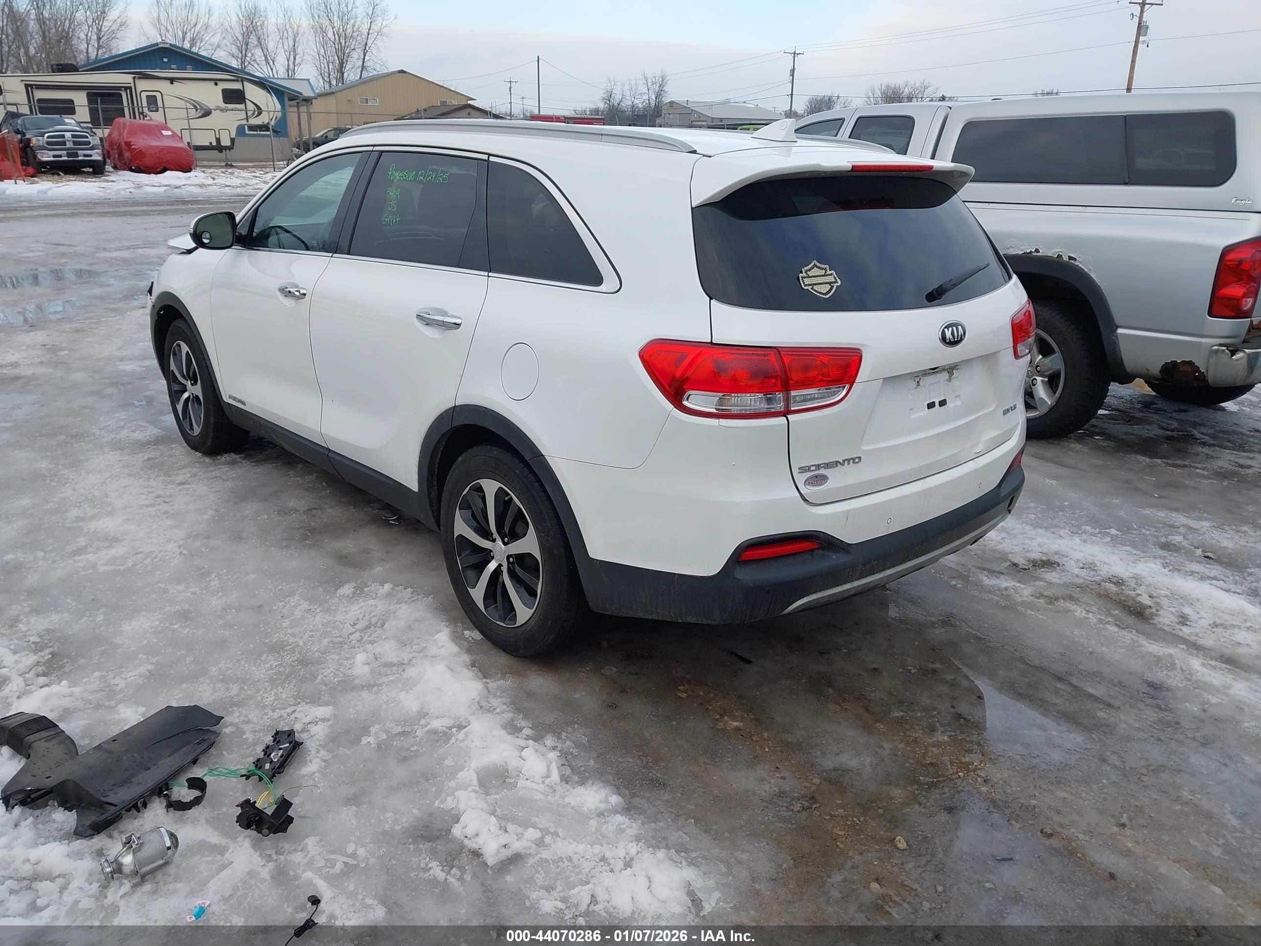 KIA SORENTO image 3